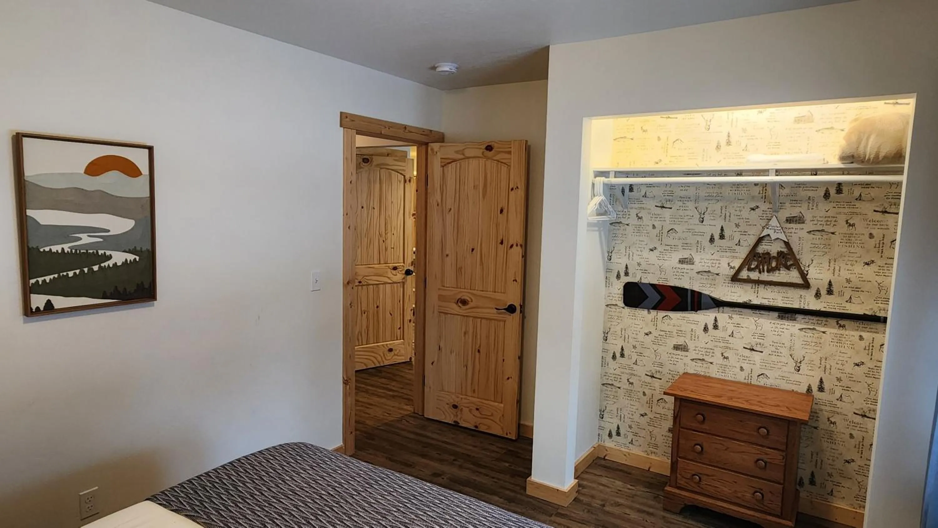 Bed in Beargrass Lodging & RV Resort