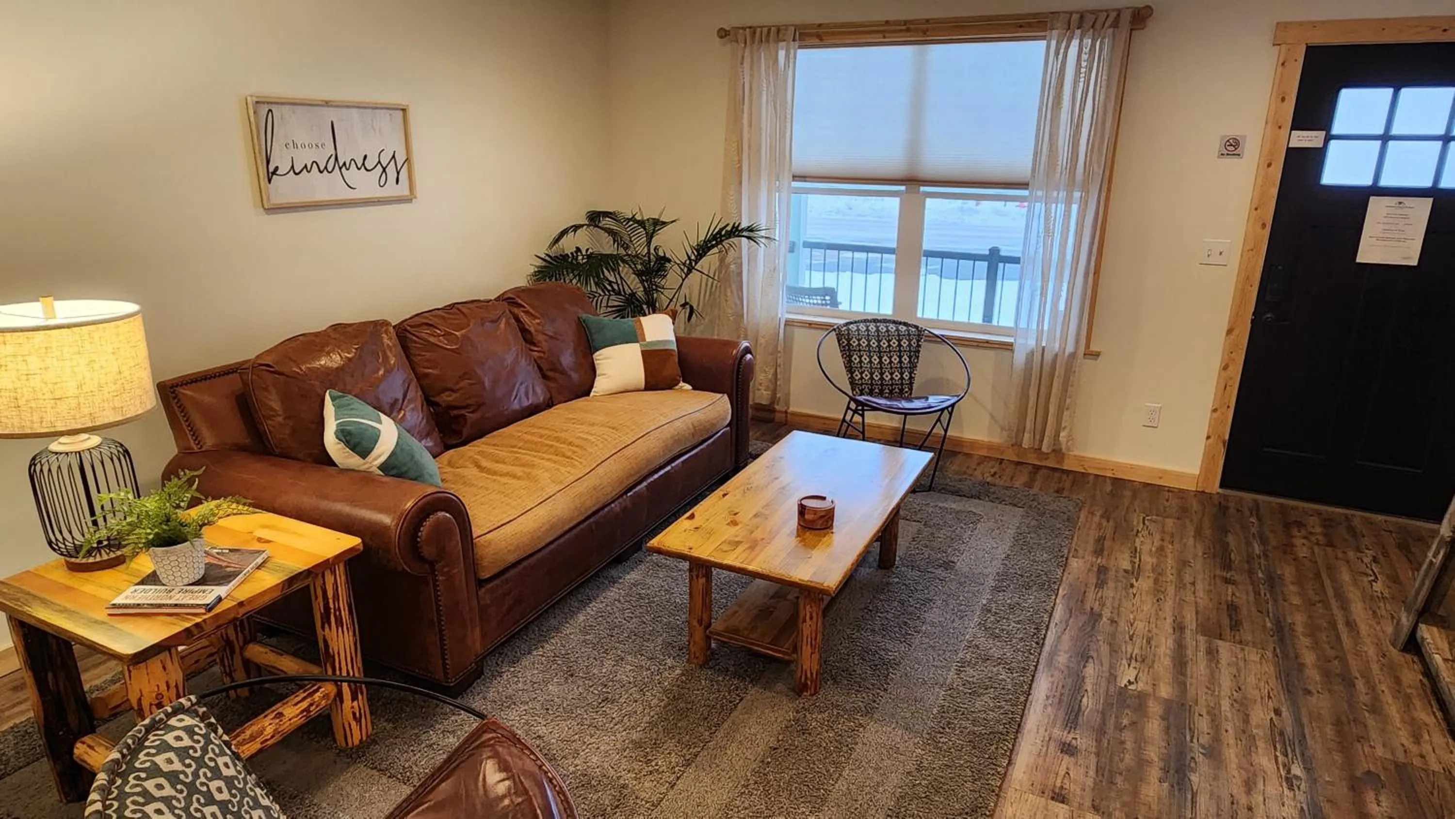 Living room in Beargrass Lodging & RV Resort