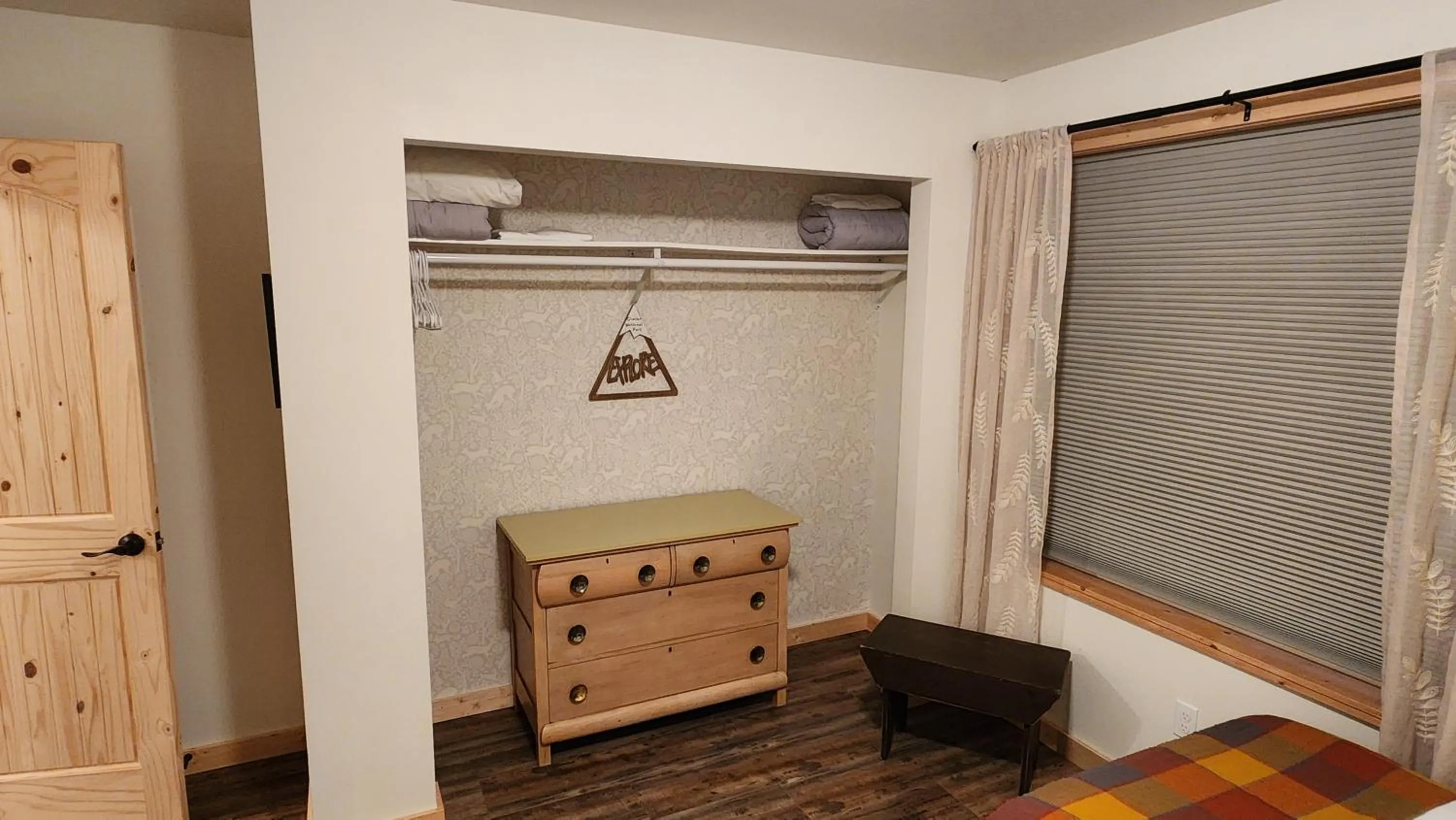 Bed in Beargrass Lodging & RV Resort