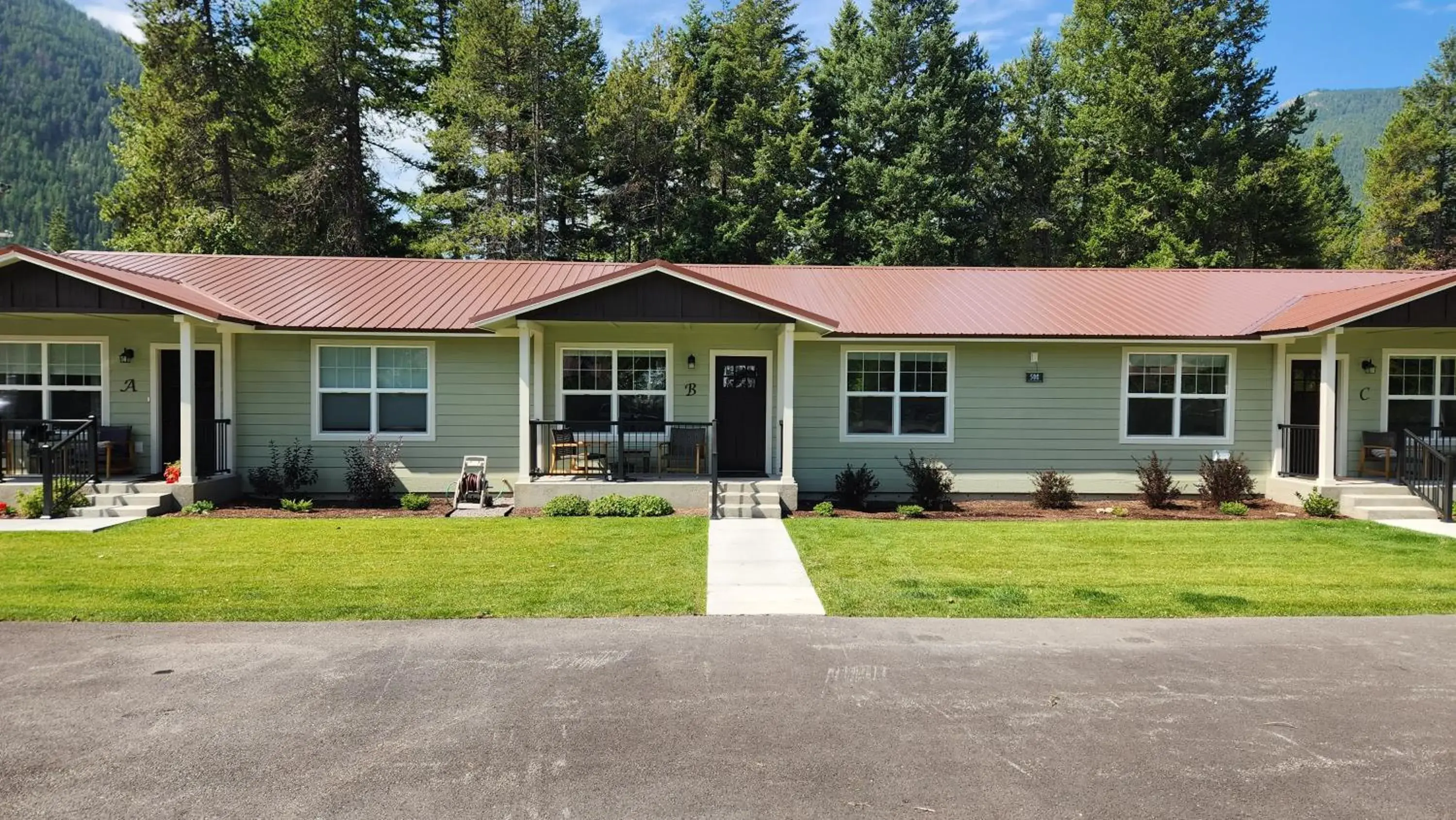 Property building in Beargrass Lodging & RV Resort Property building in Beargrass Lodging & RV Resort