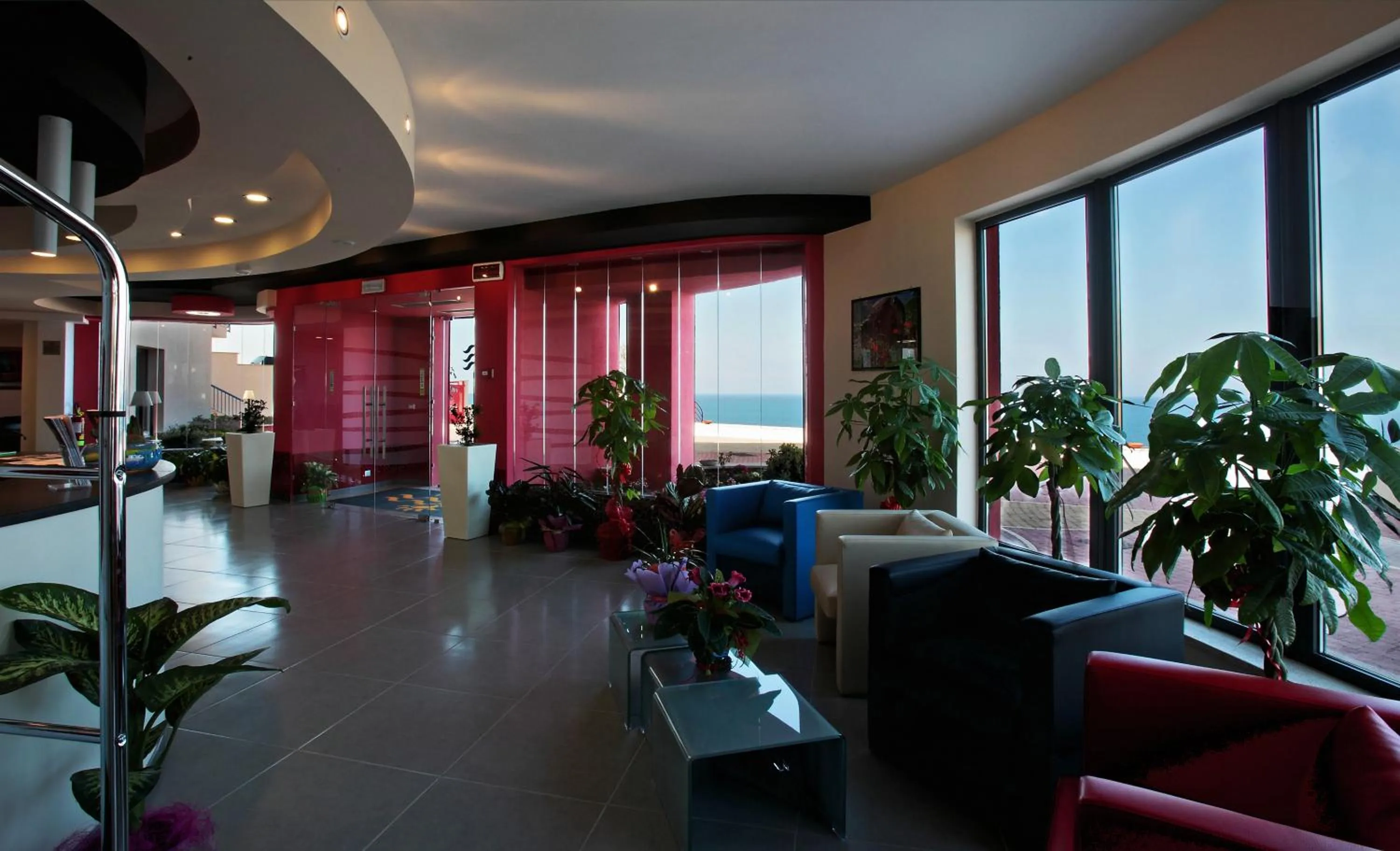 Facade/entrance in Tus'Hotel