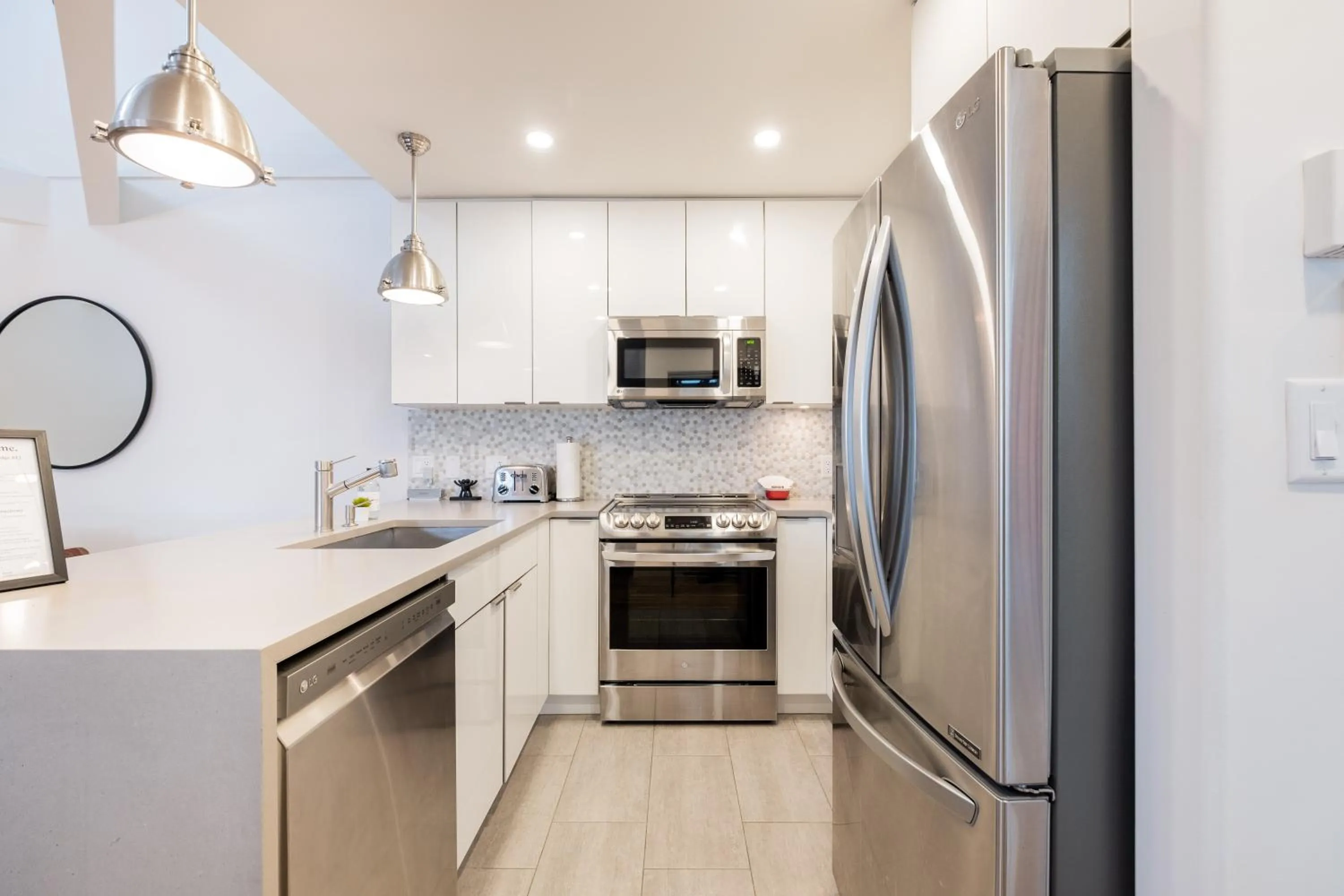 Kitchen or kitchenette in Lake Placid Lodge by Outpost Whistler