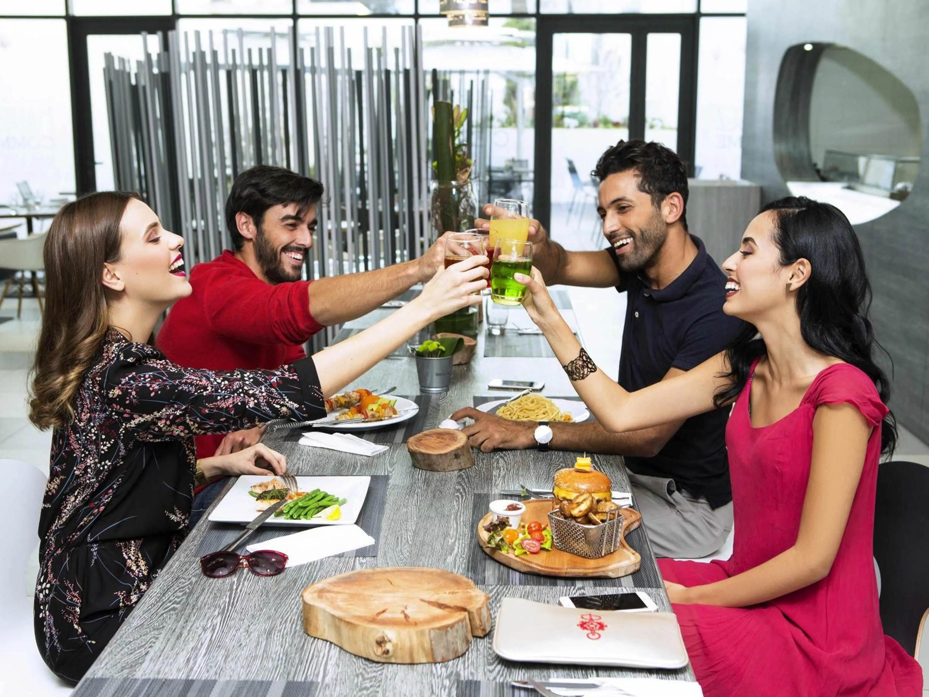 Restaurant/places to eat in Ibis Casanearshore