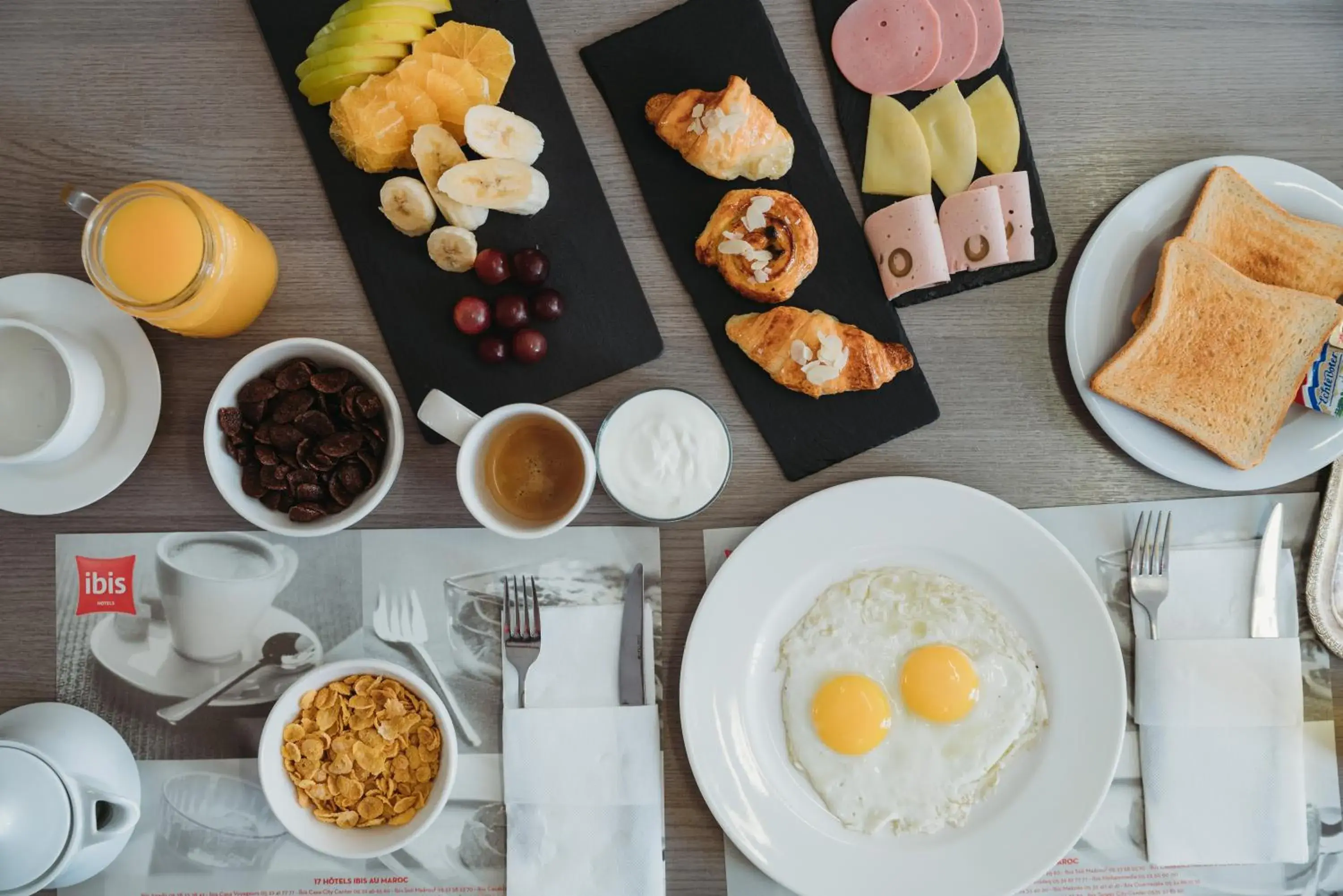 Breakfast in Ibis Casanearshore