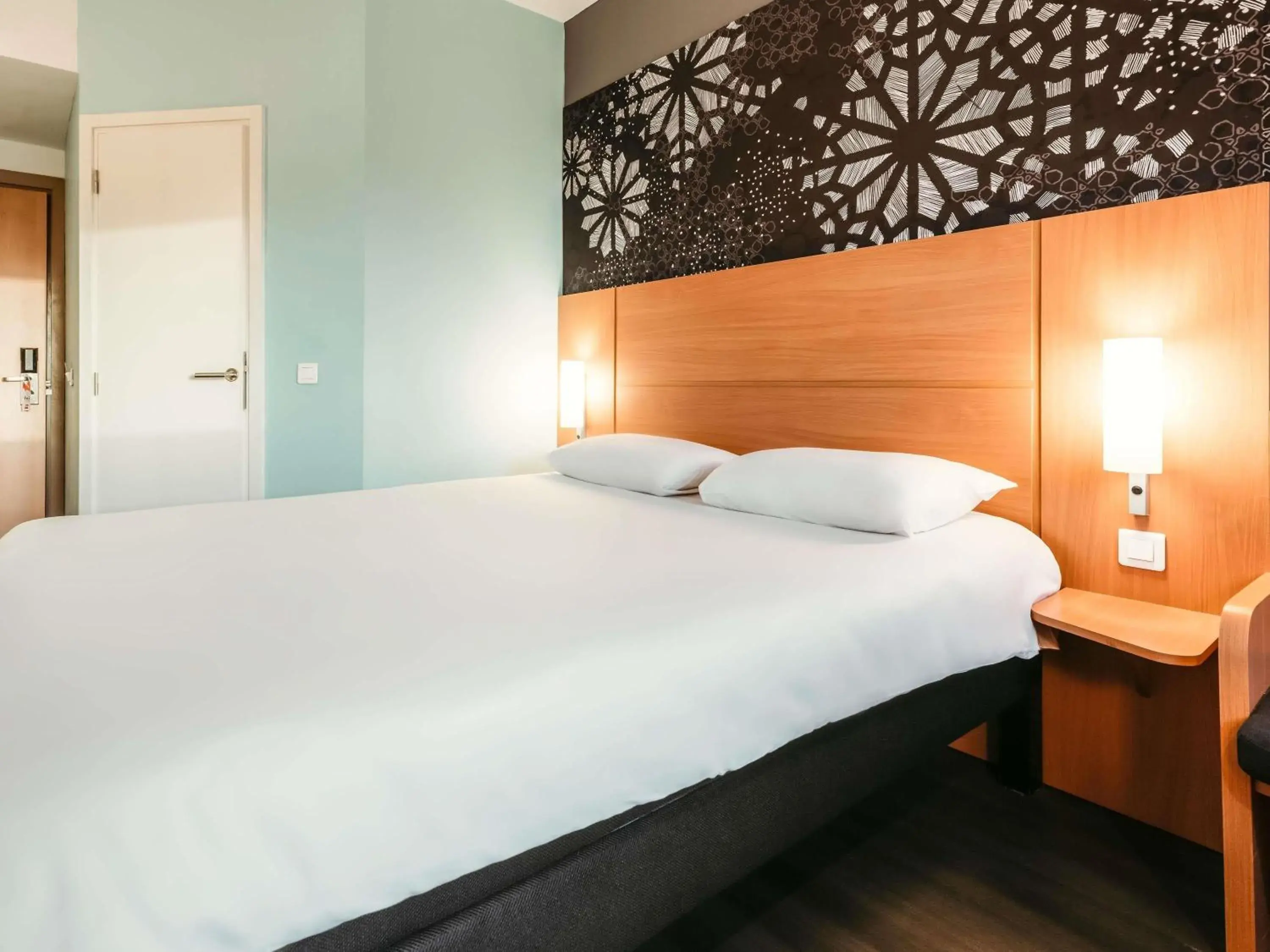 Bedroom, Bed in Ibis Casanearshore Bedroom, Bed in Ibis Casanearshore