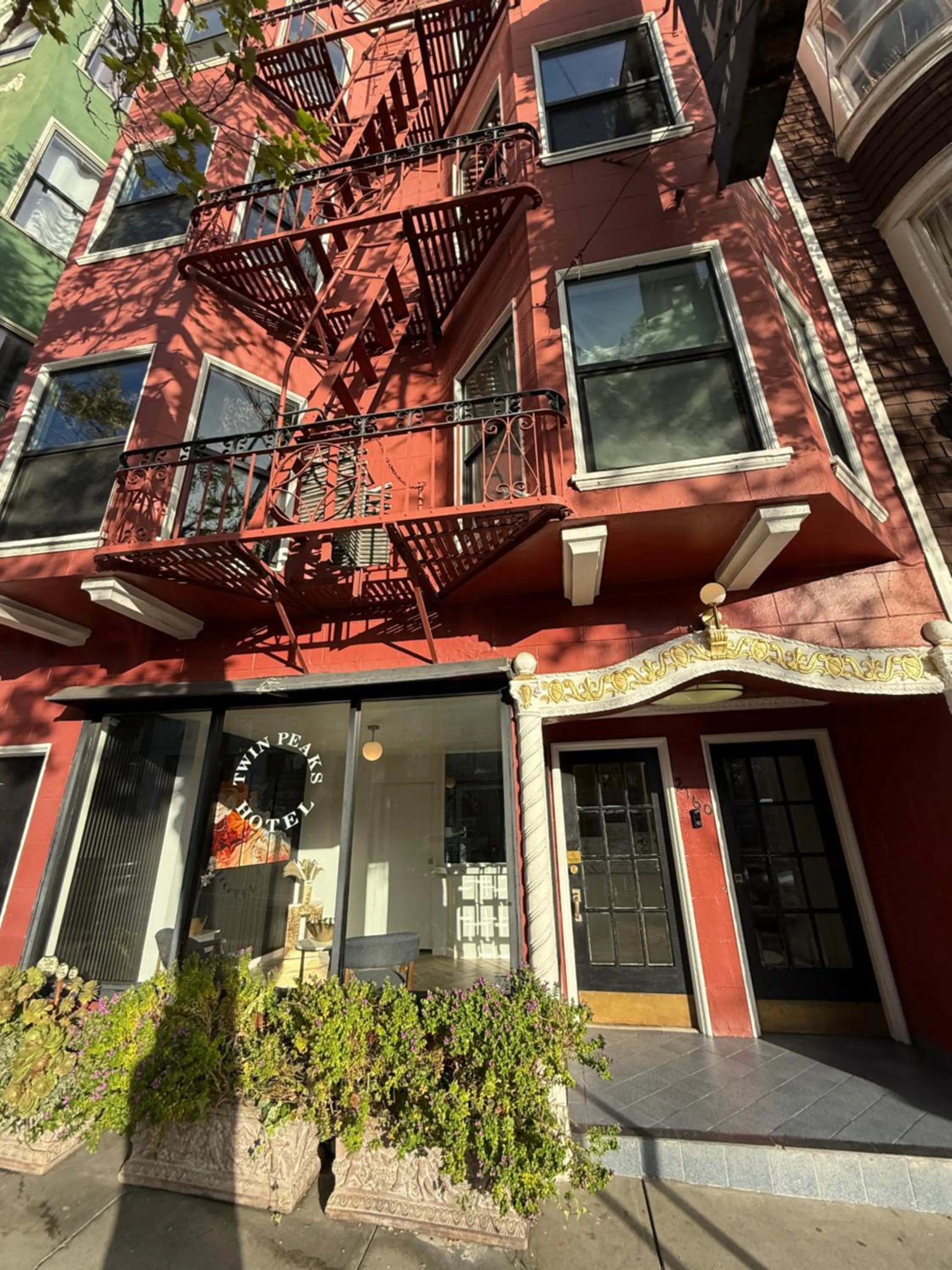 Property building in Twin Peaks Hotel