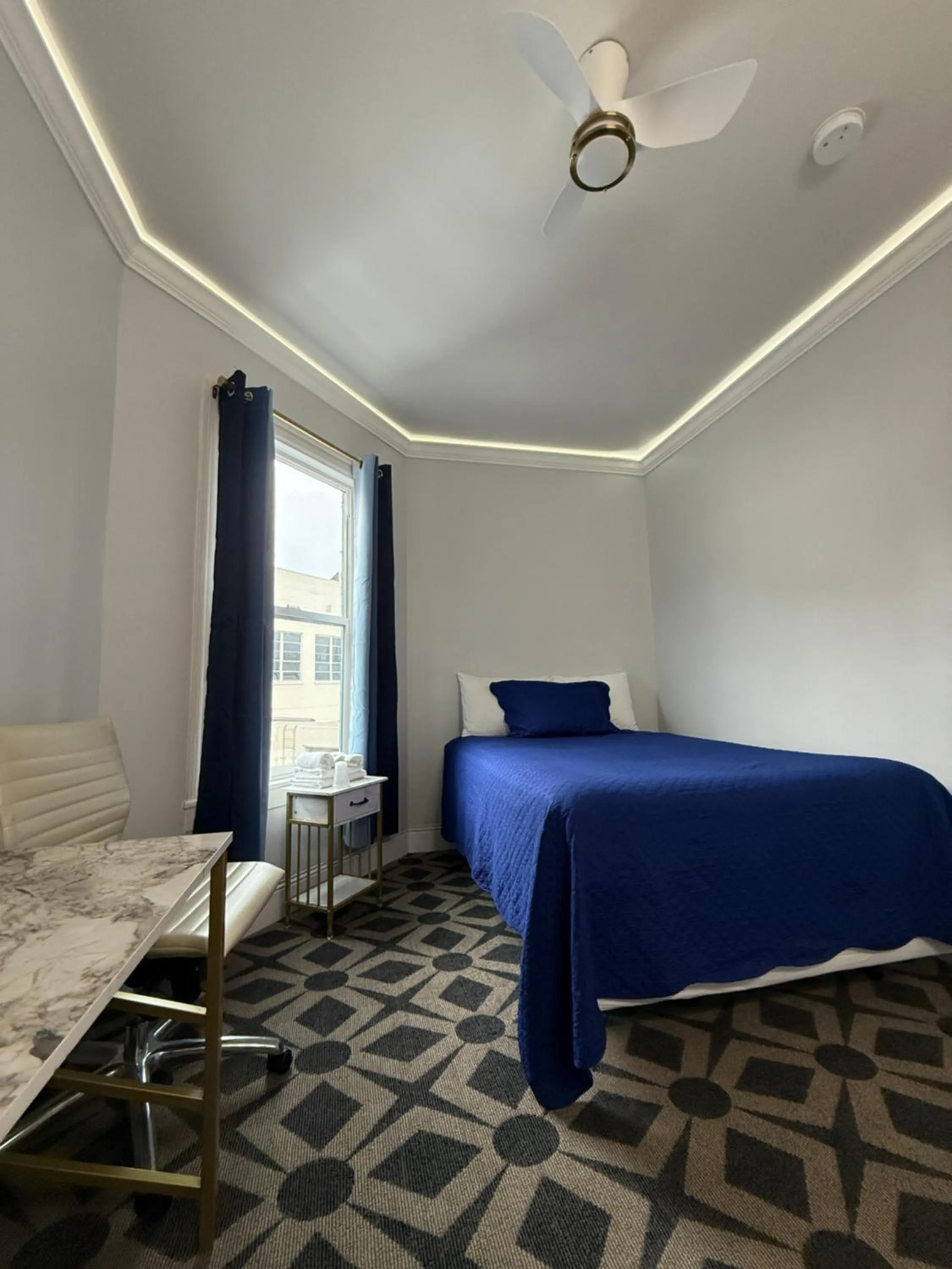 Bed in Twin Peaks Hotel