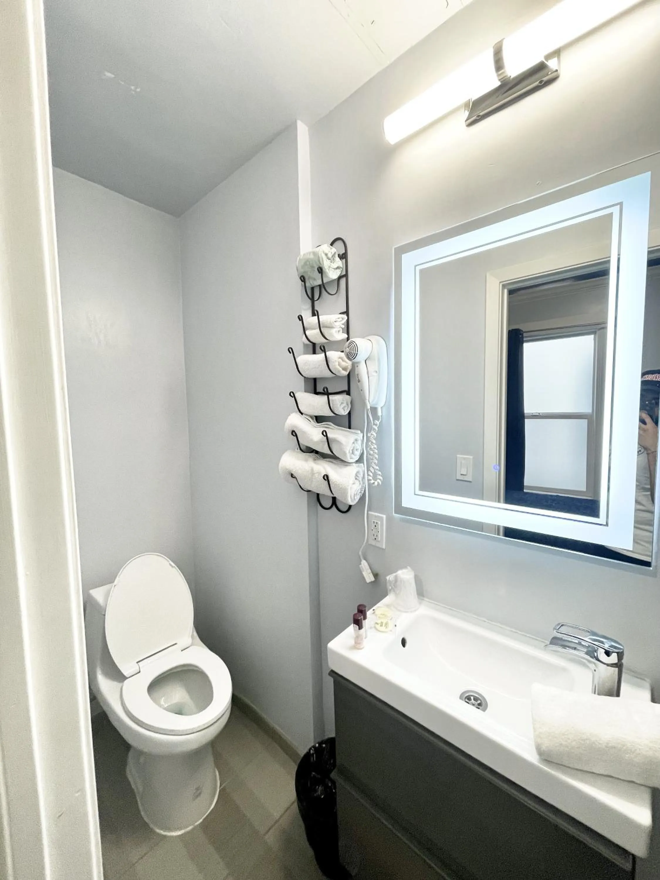 Bathroom in Twin Peaks Hotel