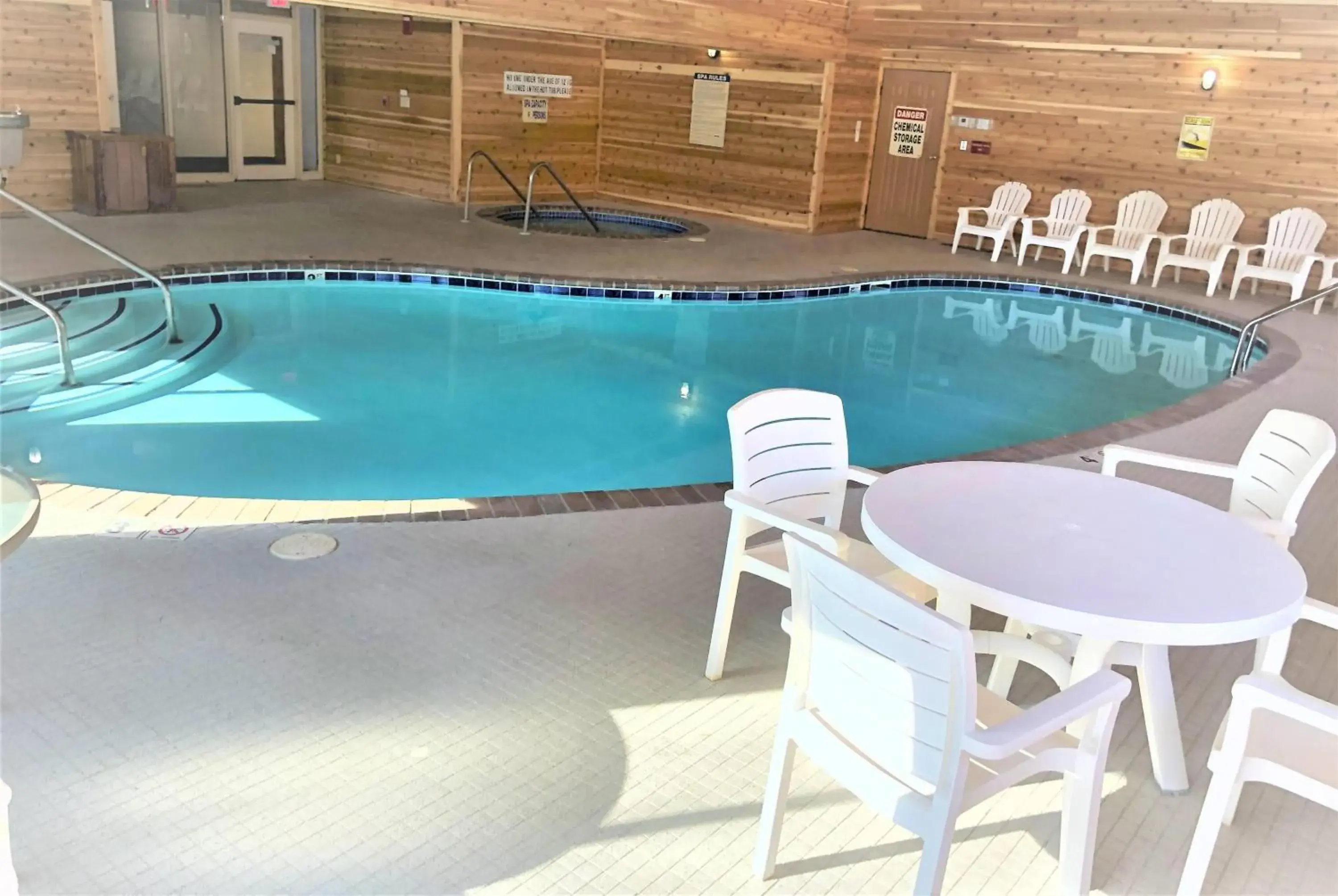 Swimming pool in Super 8 by Wyndham Shakopee Swimming pool in Super 8 by Wyndham Shakopee