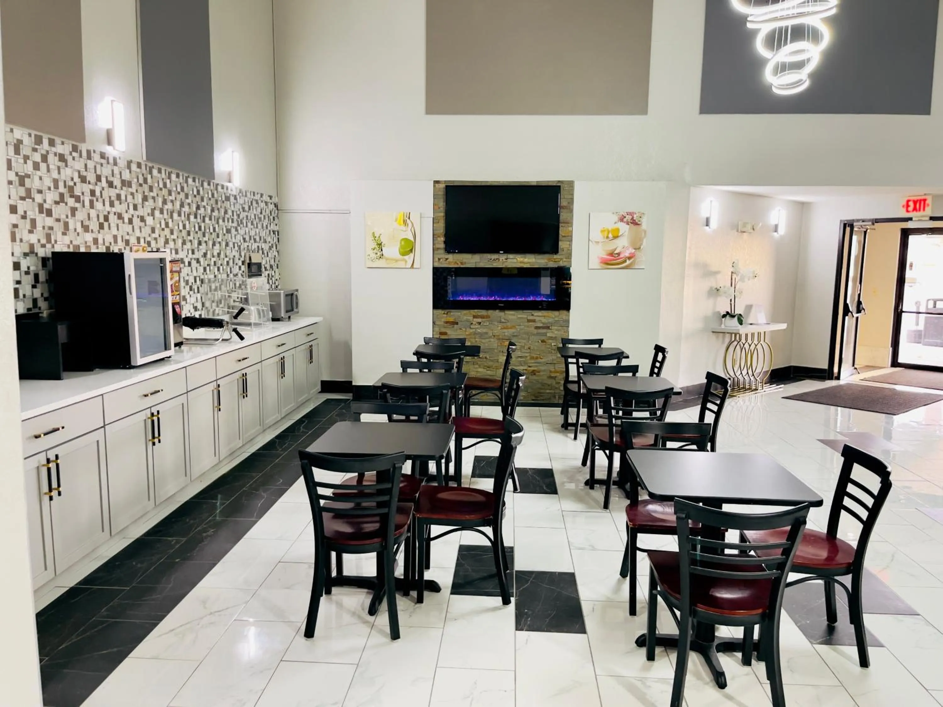 Breakfast in Super 8 by Wyndham Shakopee