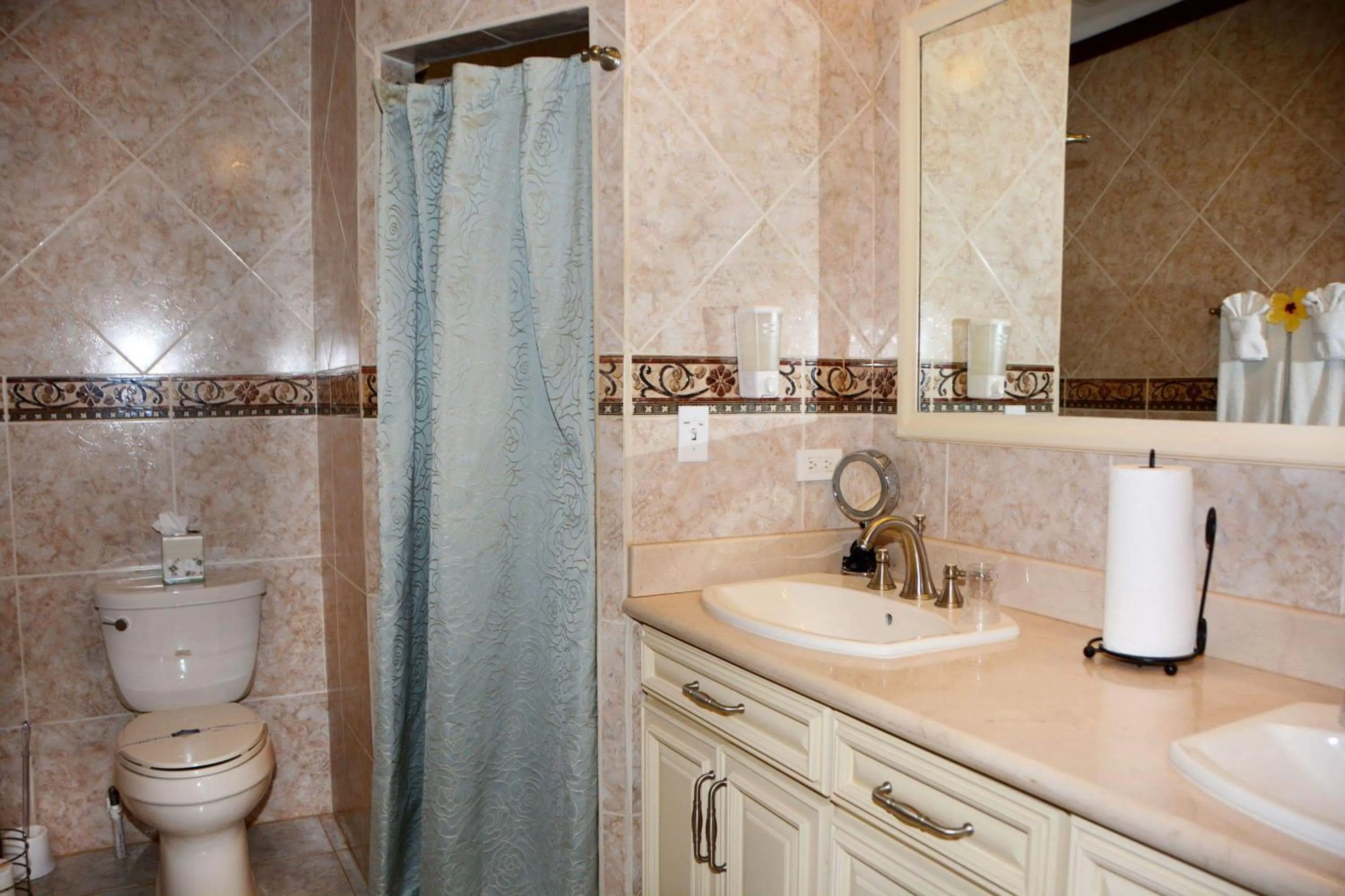 Bathroom in Belizean Nirvana