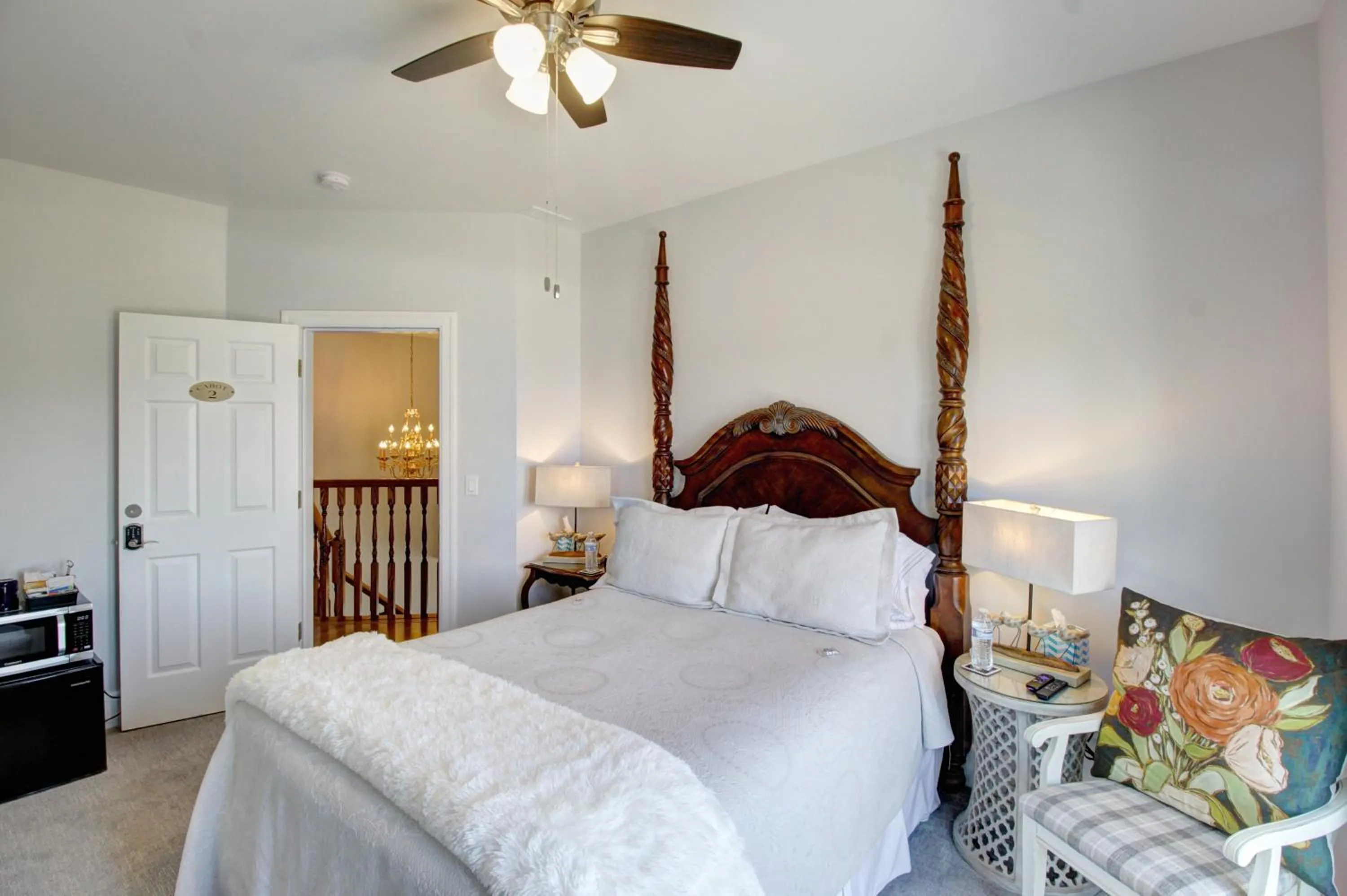 Bed in Anchorage Inn