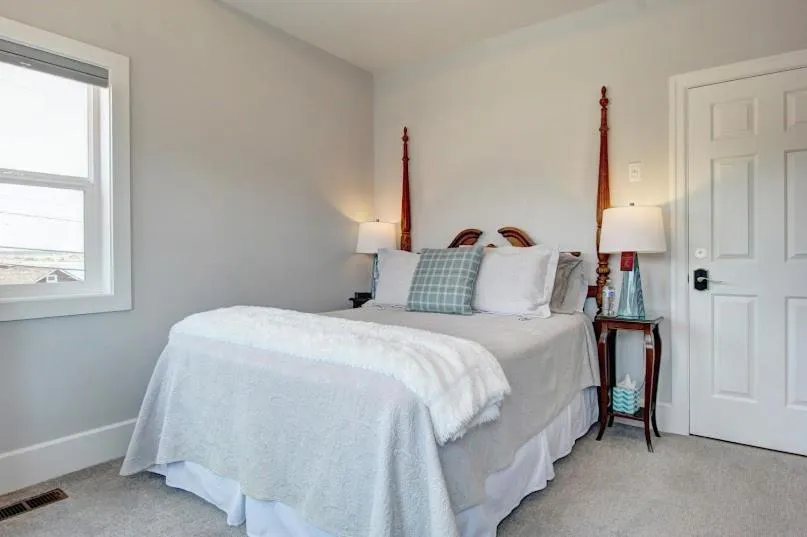 Bed in Anchorage Inn