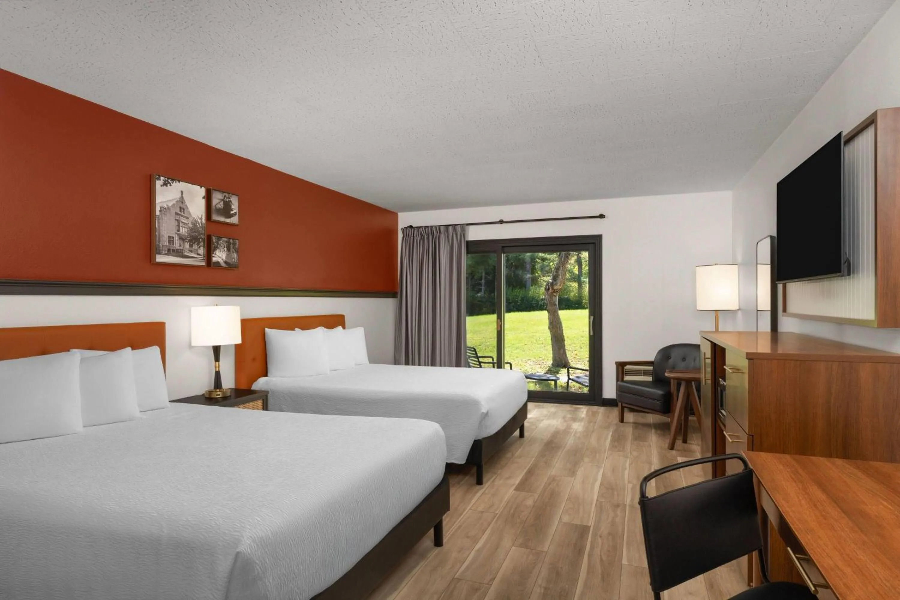 Photo of the whole room, Bed in Hotel Vervana, Trademark Collection by Wyndham