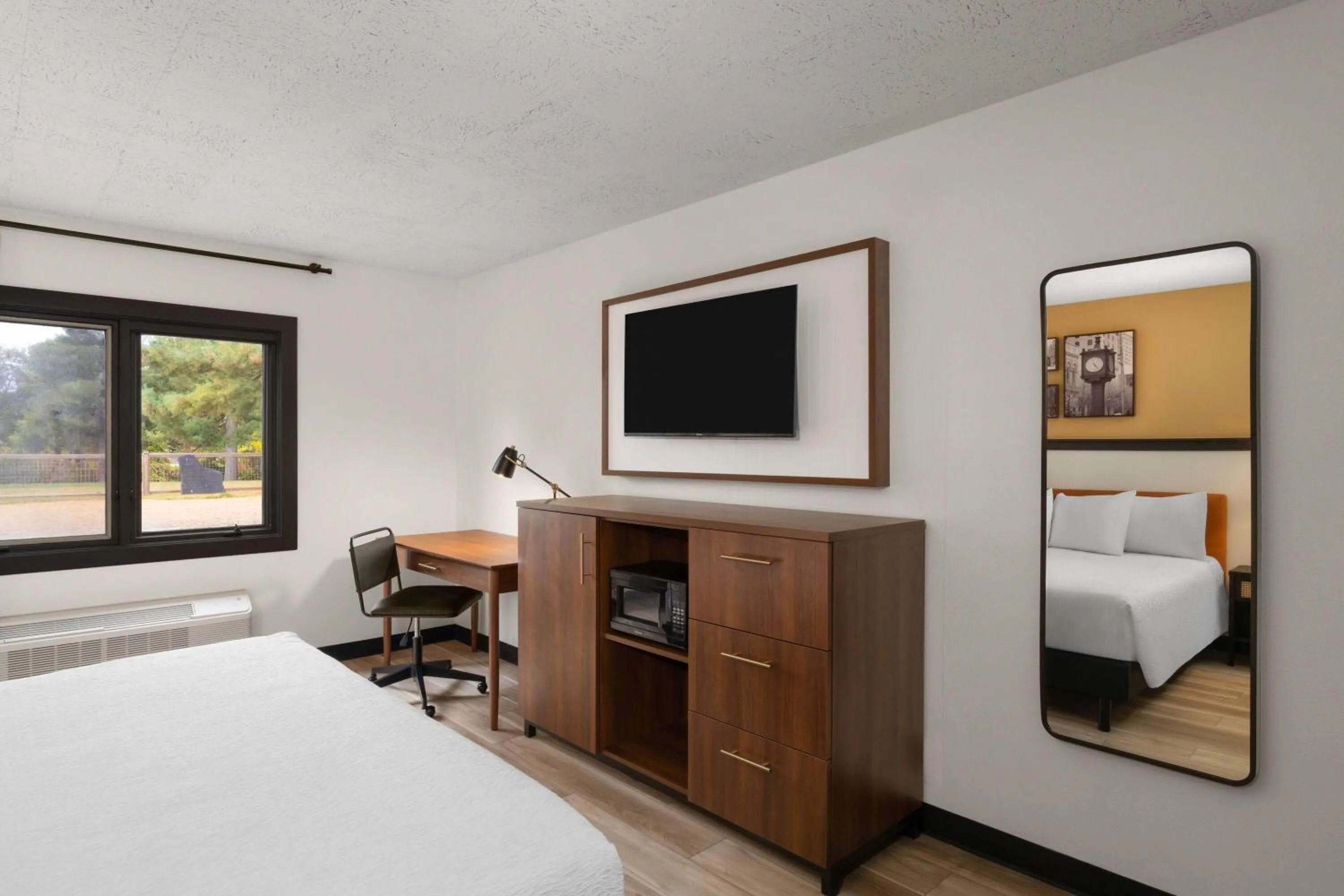 Photo of the whole room, Bed in Hotel Vervana, Trademark Collection by Wyndham