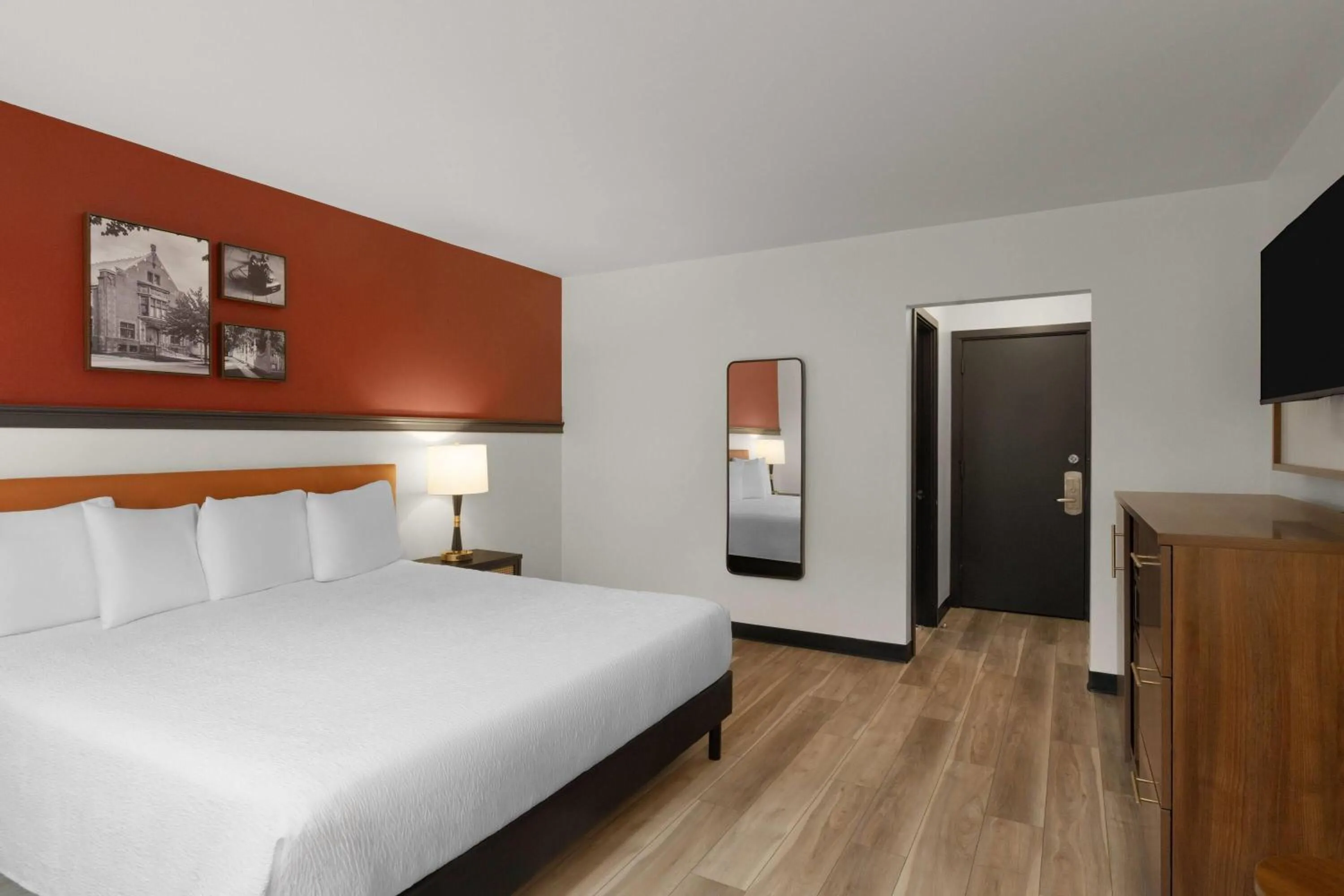 Photo of the whole room, Bed in Hotel Vervana, Trademark Collection by Wyndham