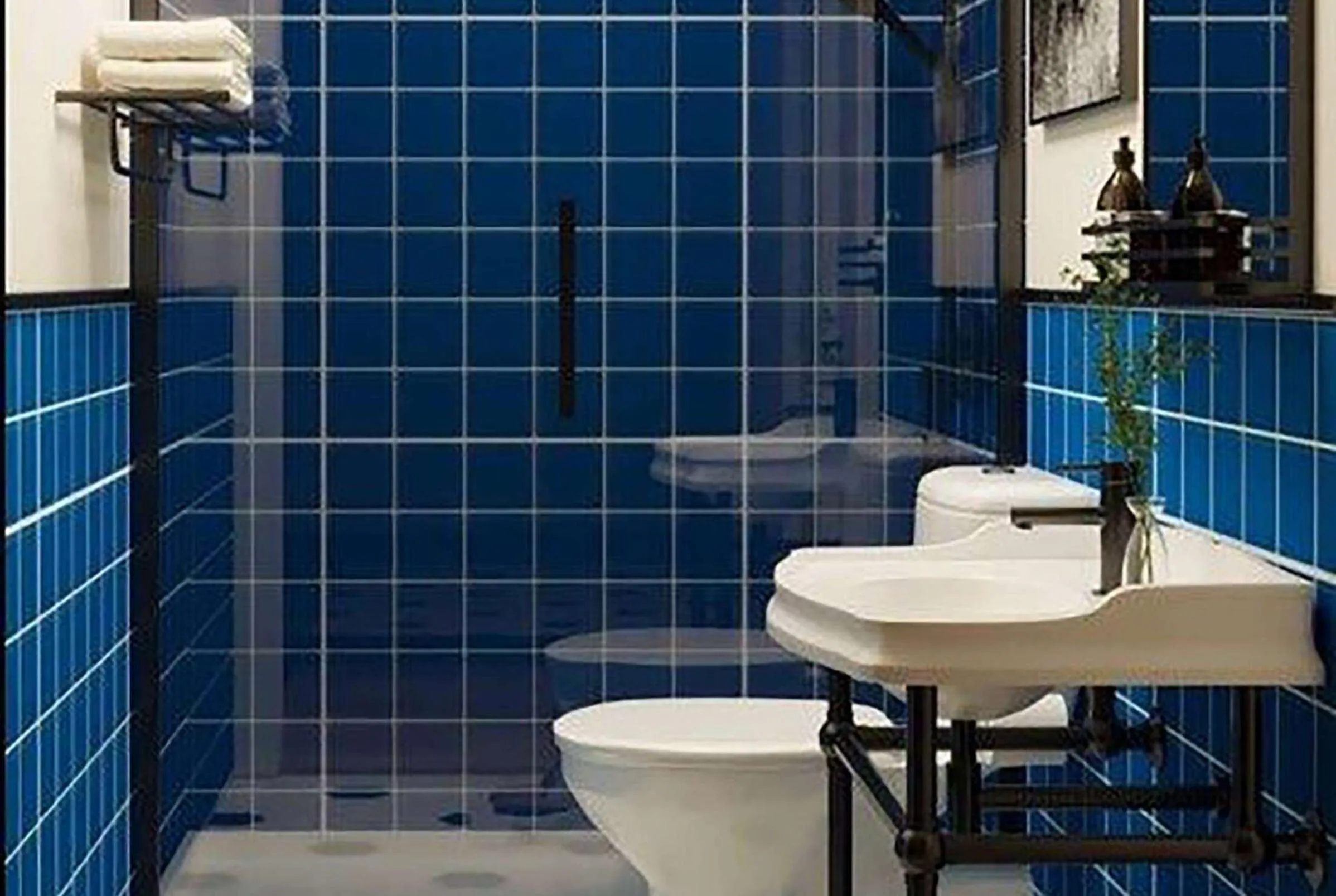Bathroom in Hotel Vervana, Trademark Collection by Wyndham