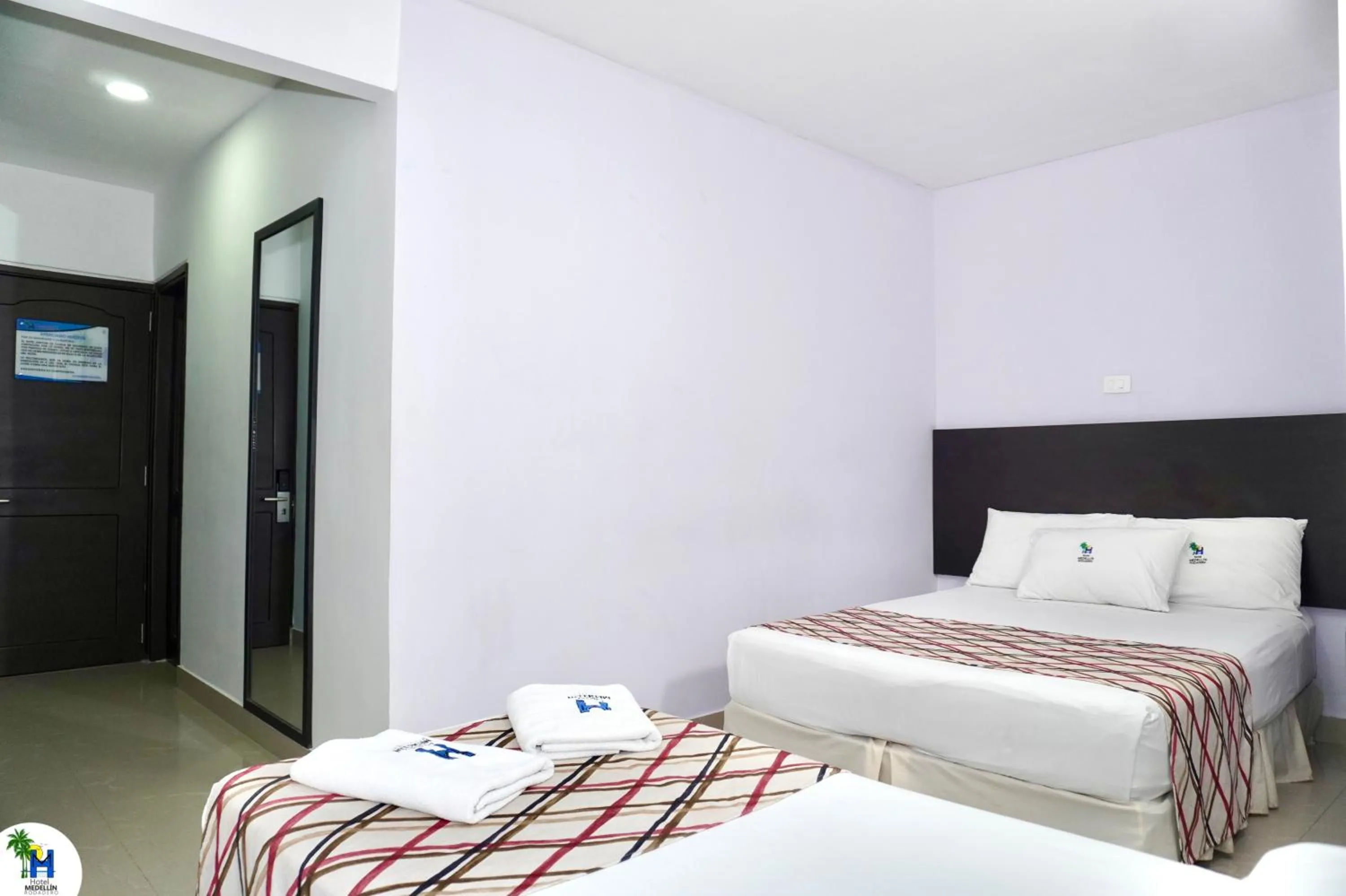 Photo of the whole room, Bed in Hotel Medellín Rodadero