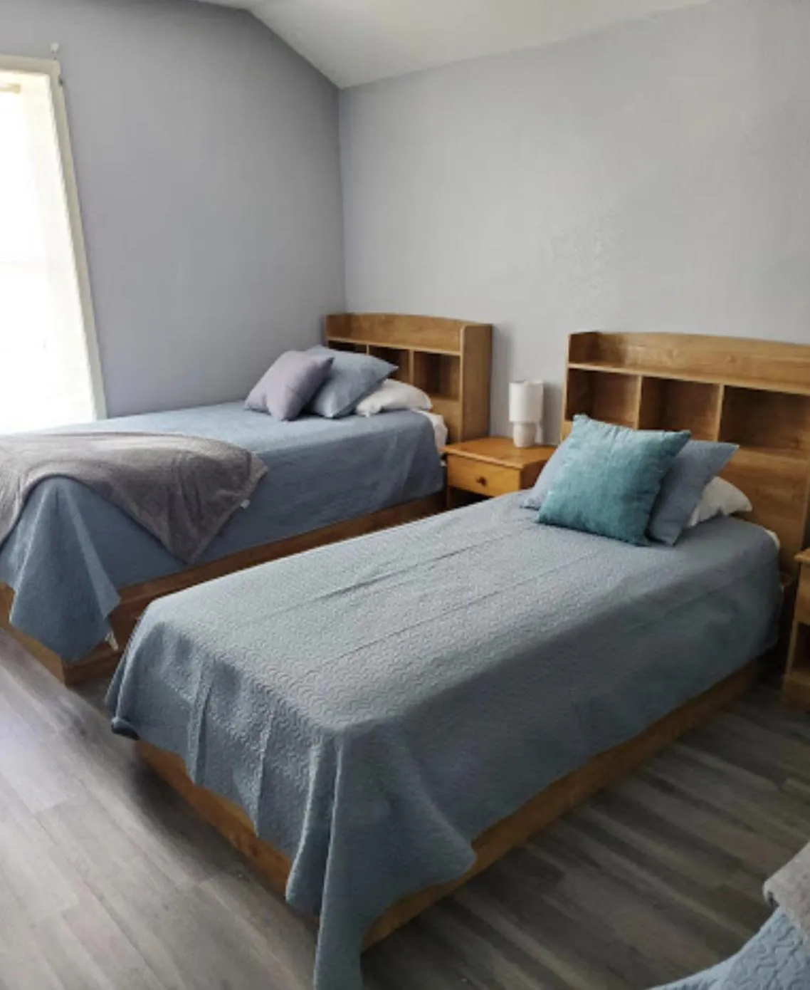 Bed in Axtons Bass City Lake Front Resort