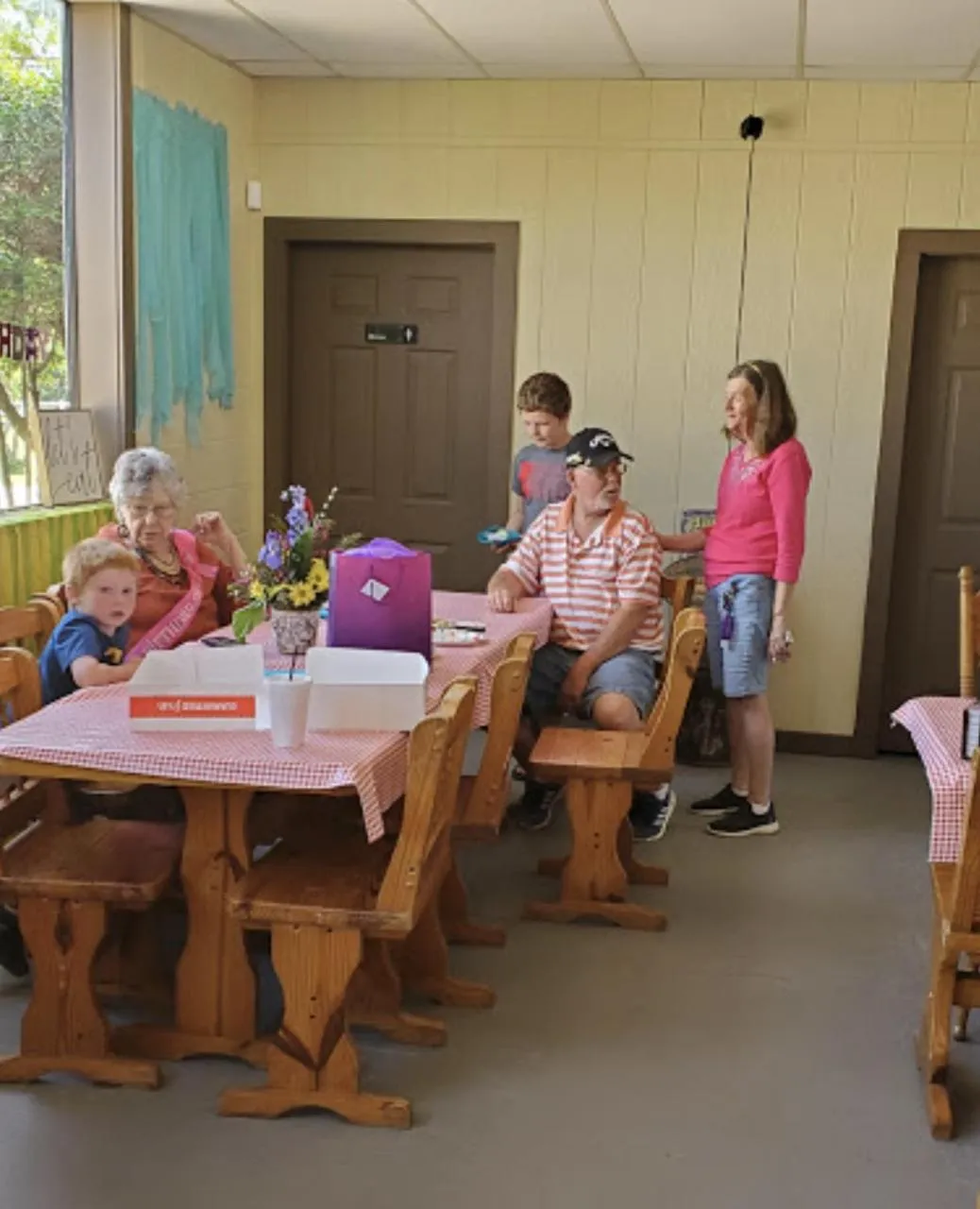 Axtons Bass City Lake Front Resort