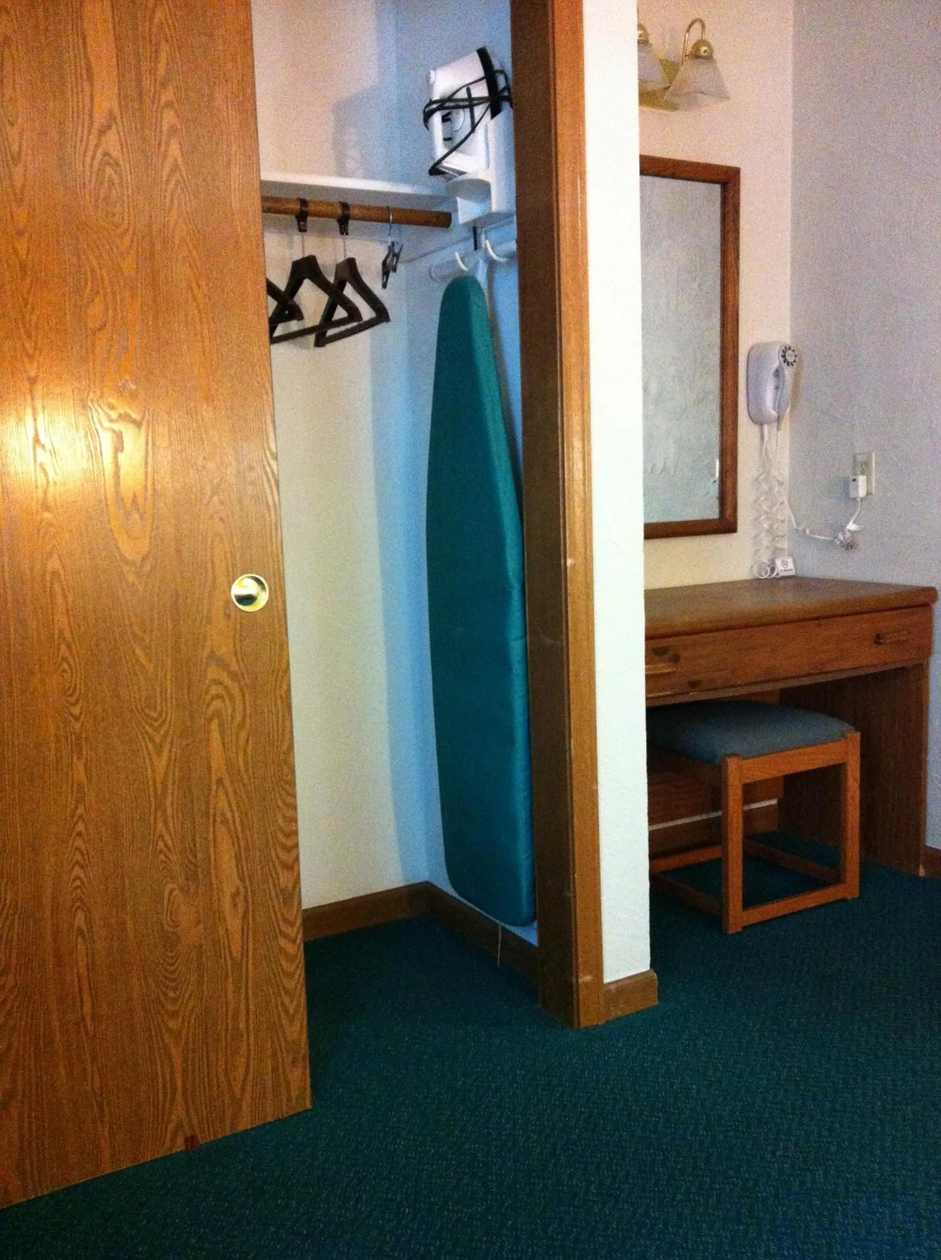 East Street Inn & Suites