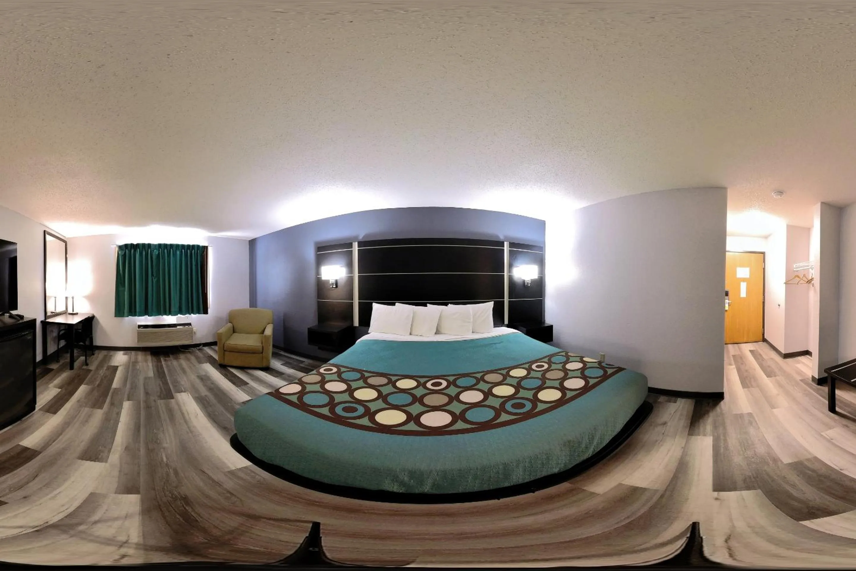 View (from property/room), Bed in Coratel Inn & Suites by Jasper New Richmond