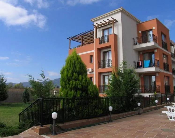 Property building in Hotel Paradise Garden