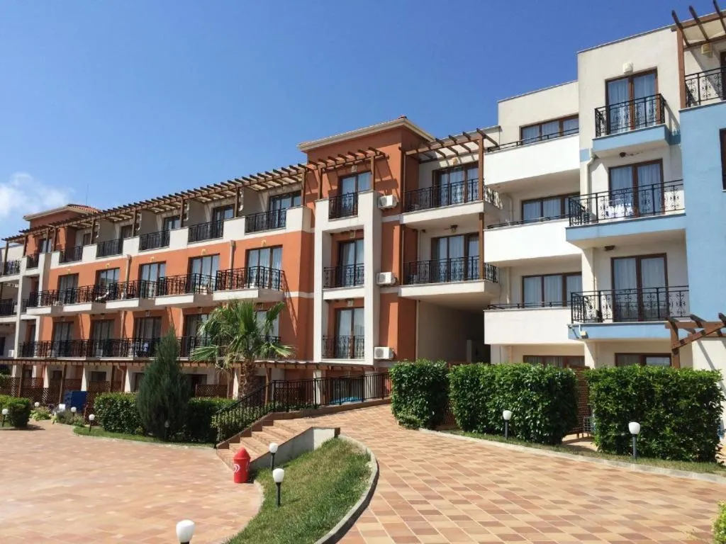 Property building in Hotel Paradise Garden