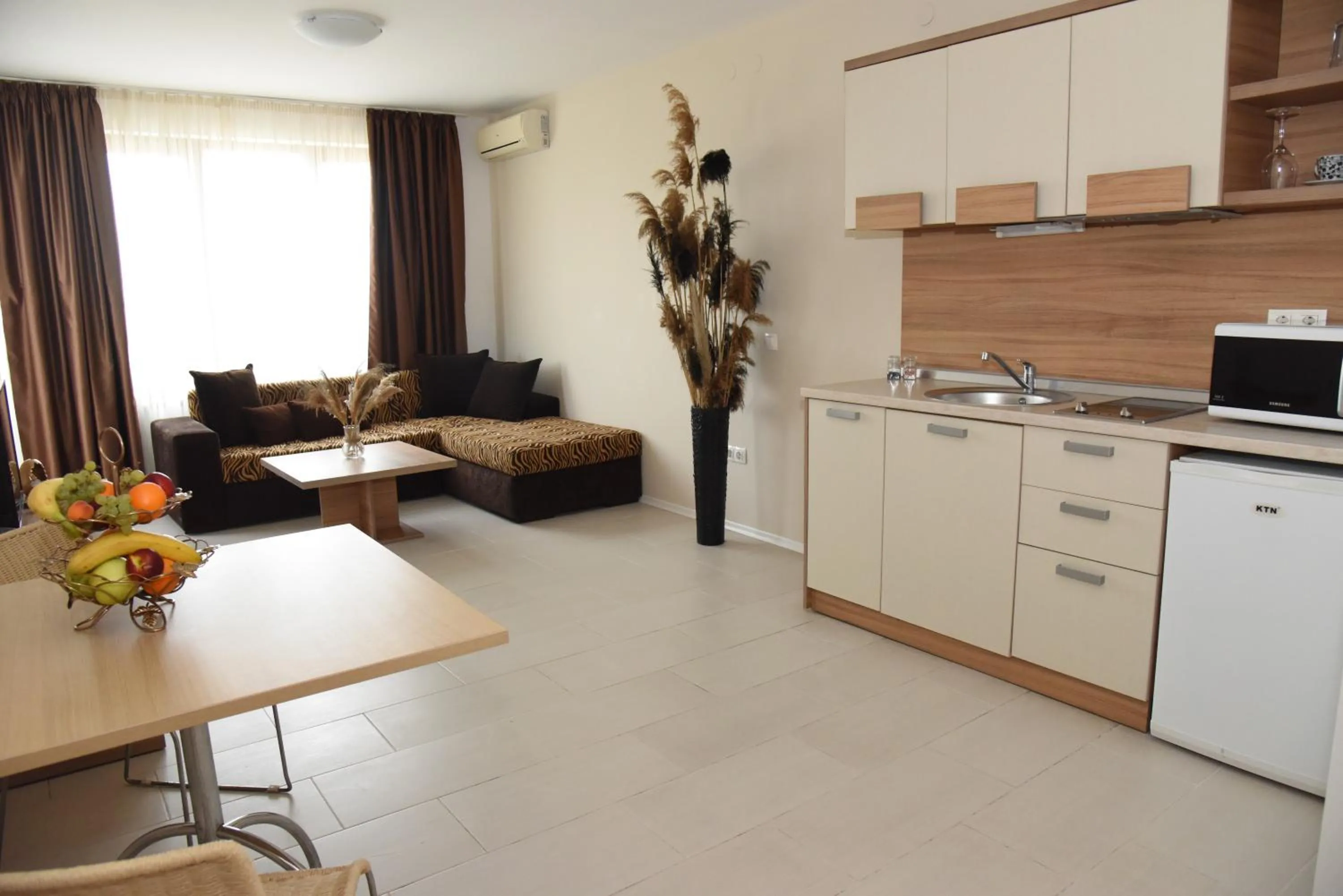 Kitchen or kitchenette in Hotel Paradise Garden