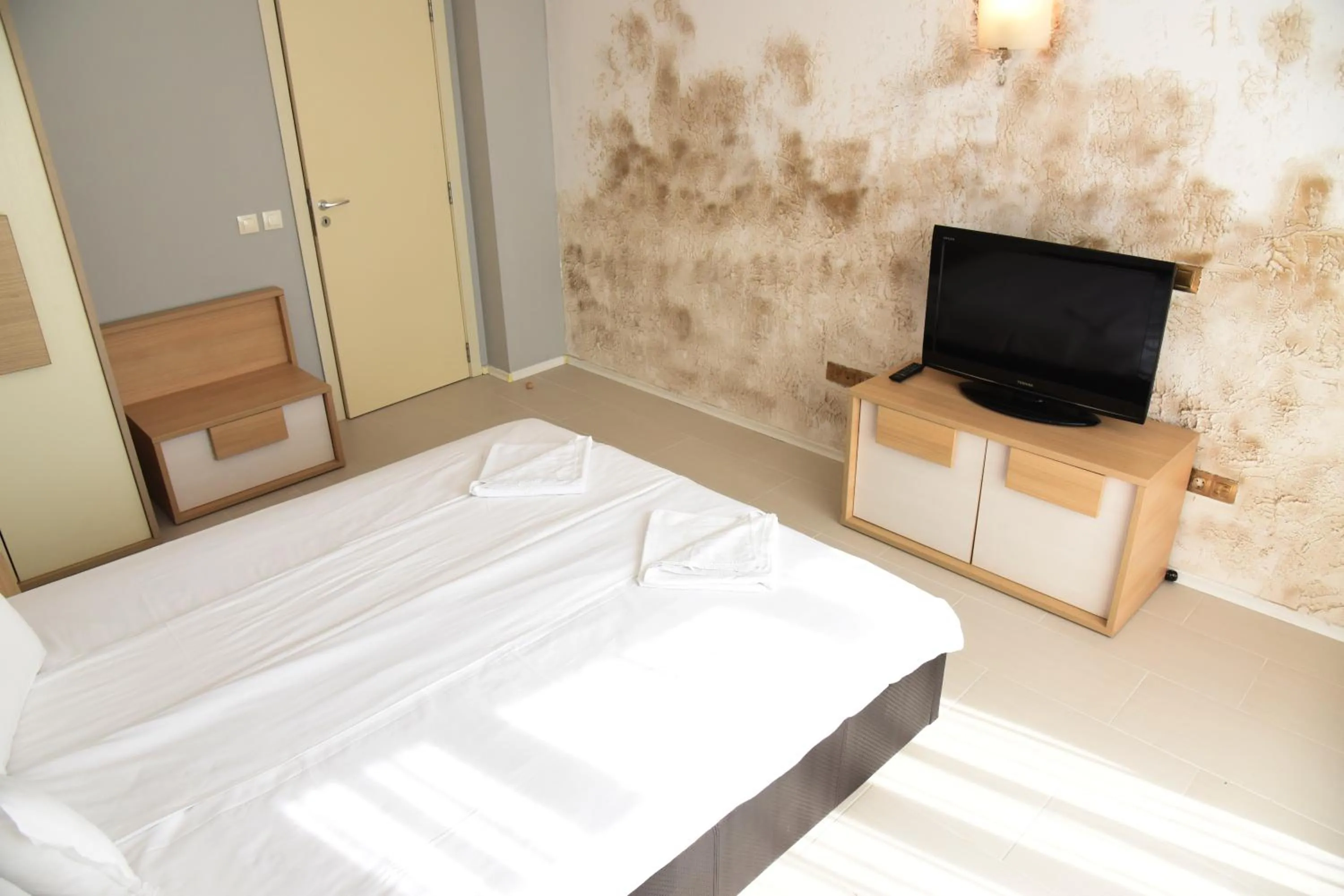 TV and multimedia, Bed in Hotel Paradise Garden