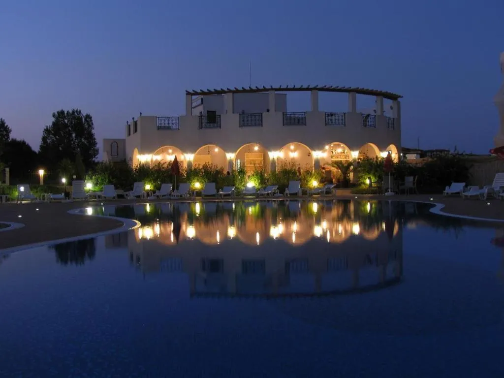 Restaurant/places to eat in Hotel Paradise Garden