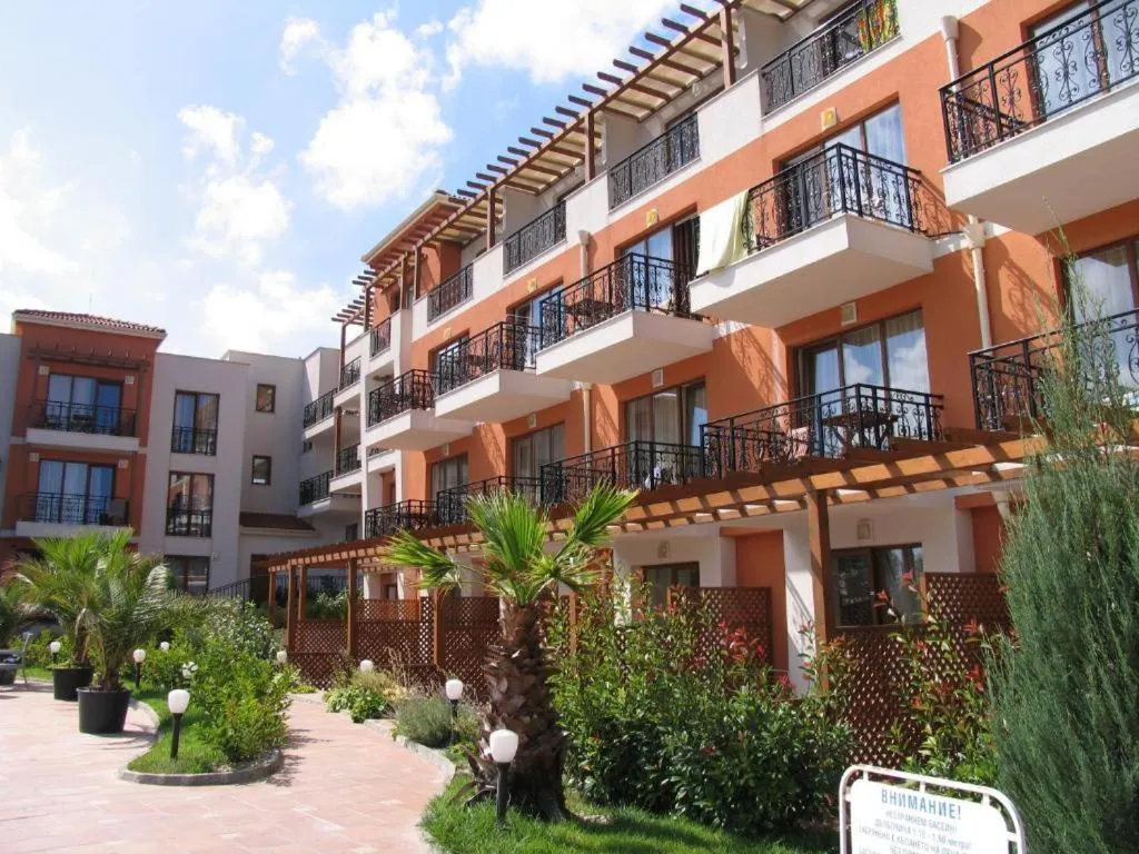 Property building in Hotel Paradise Garden