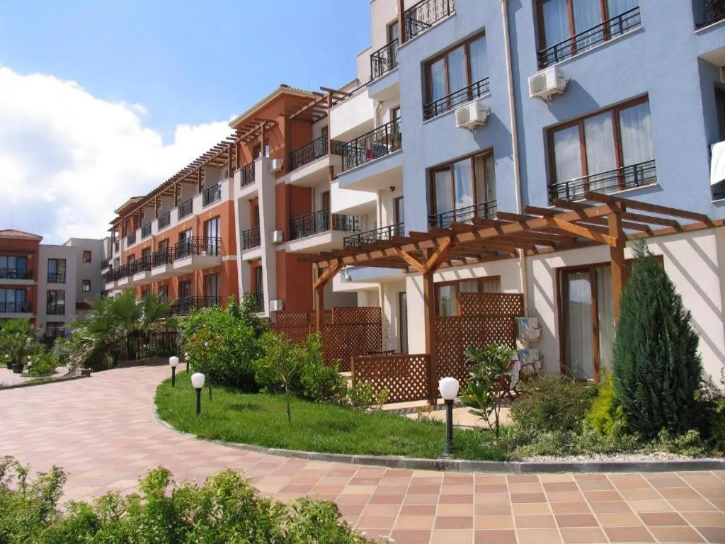Property building in Hotel Paradise Garden