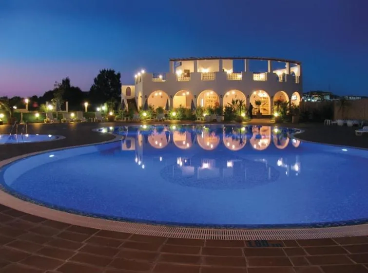 Restaurant/places to eat in Hotel Paradise Garden