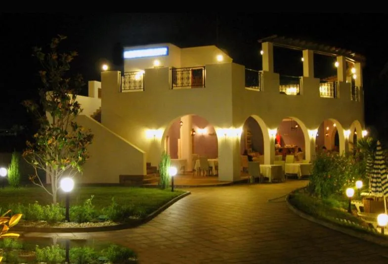 Restaurant/places to eat in Hotel Paradise Garden