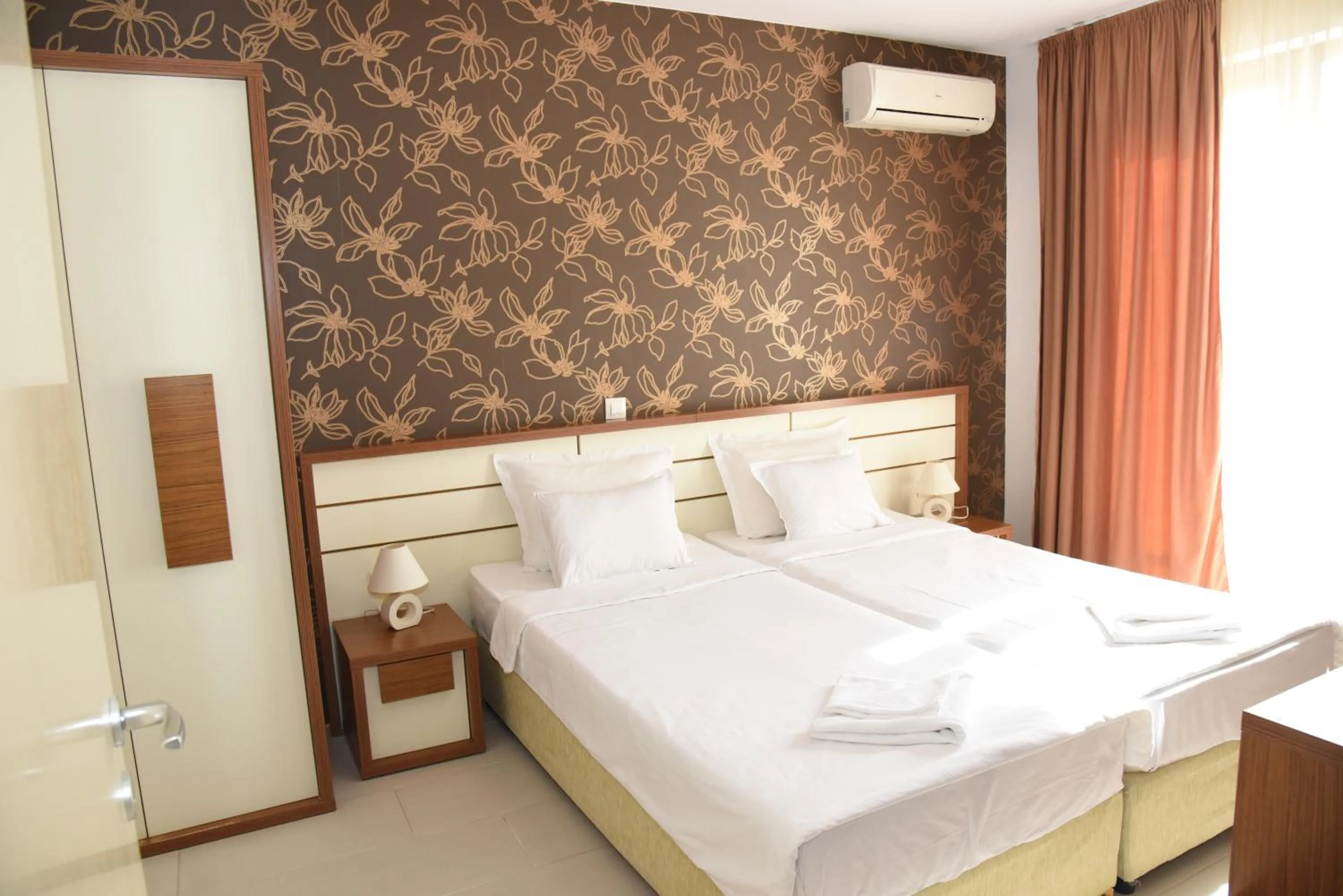 Bedroom, Bed in Hotel Paradise Garden