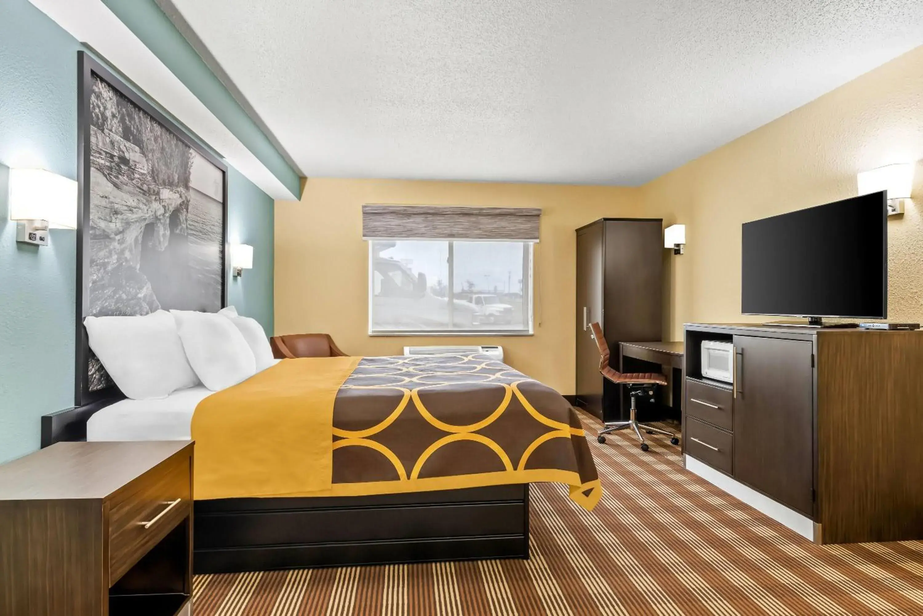Bed in Super 8 by Wyndham Osseo WI Bed in Super 8 by Wyndham Osseo WI