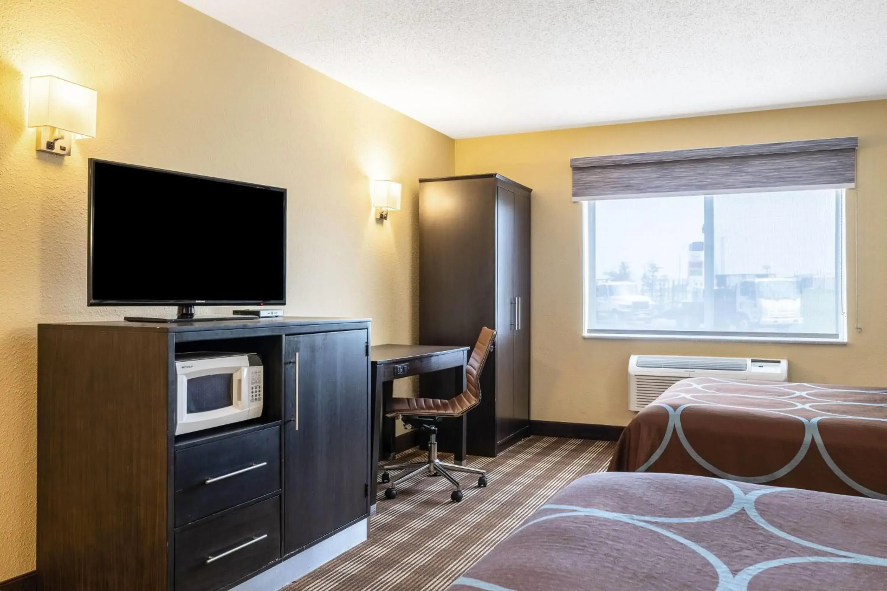 Bed in Super 8 by Wyndham Osseo WI Bed in Super 8 by Wyndham Osseo WI