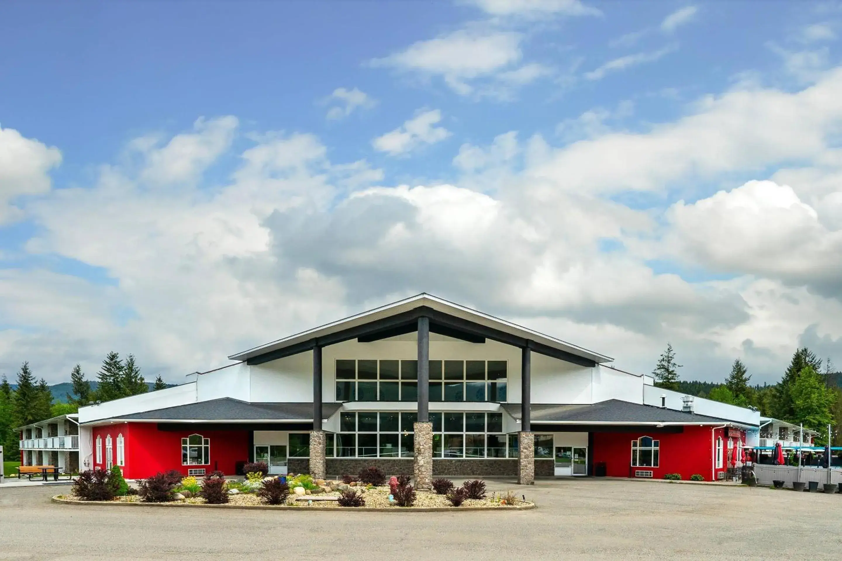 Property building in Quality Inn & Suites Property building in Quality Inn & Suites