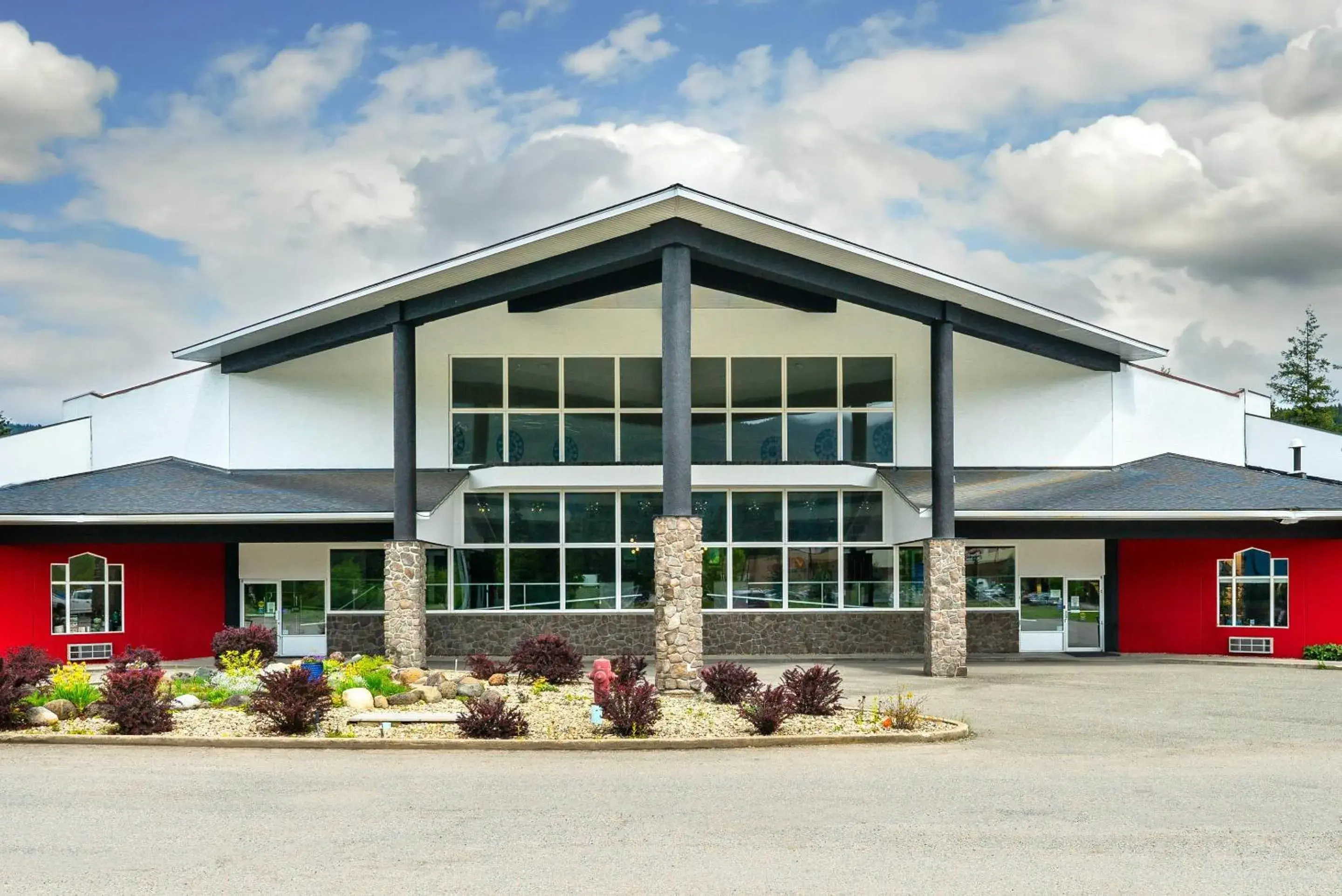 Property building in Quality Inn & Suites Property building in Quality Inn & Suites