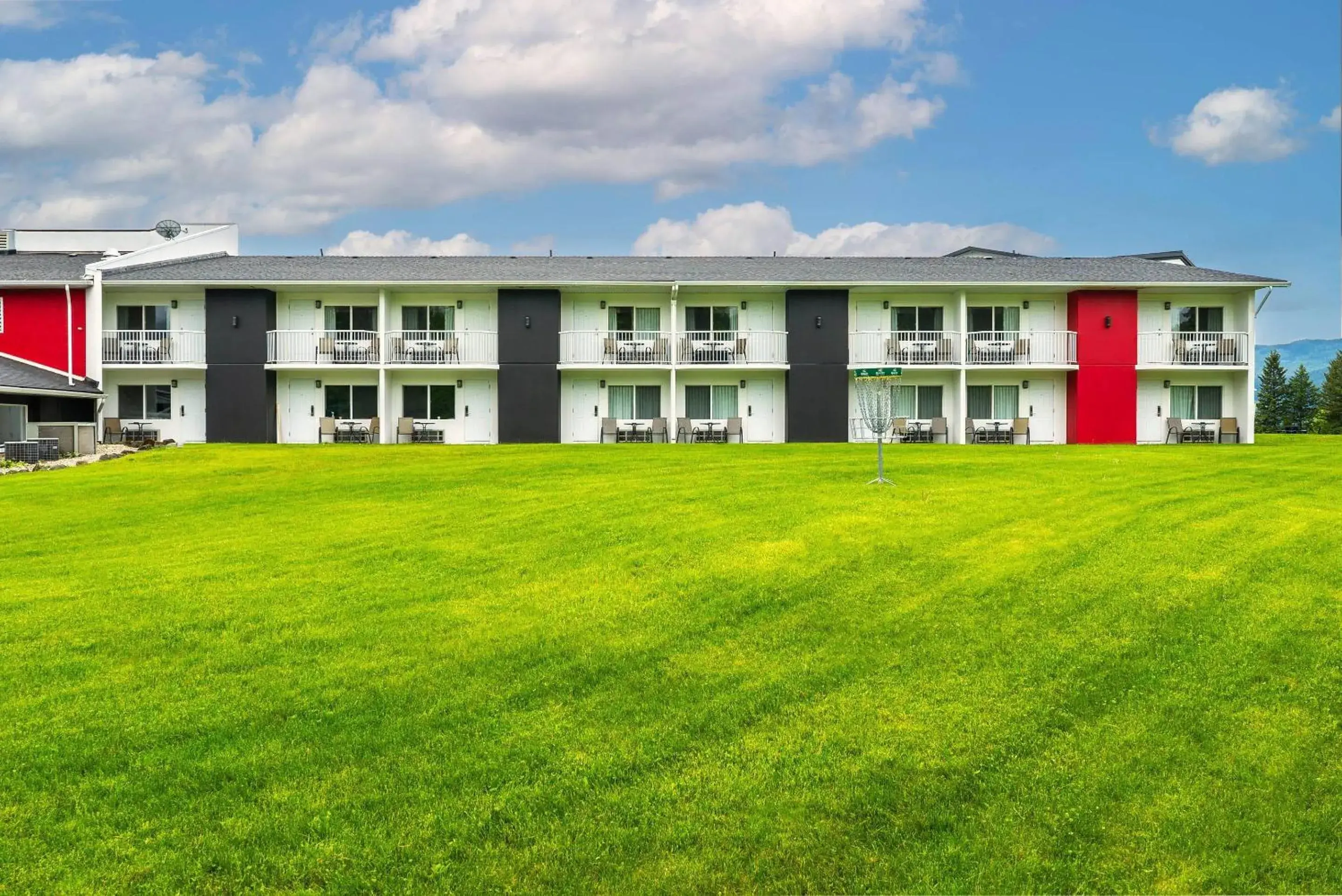 Property building in Quality Inn & Suites Property building in Quality Inn & Suites