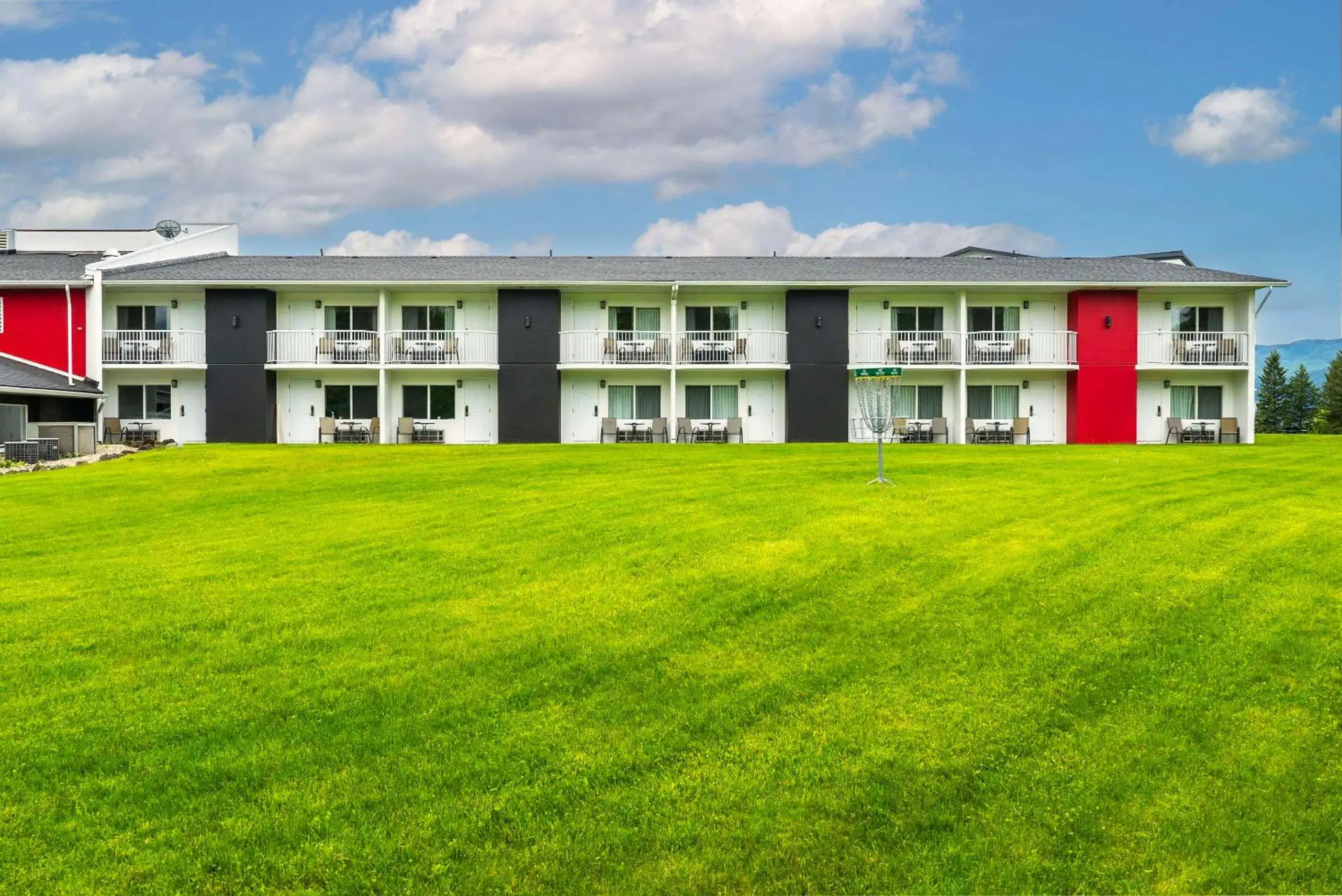 Property building in Quality Inn & Suites Property building in Quality Inn & Suites