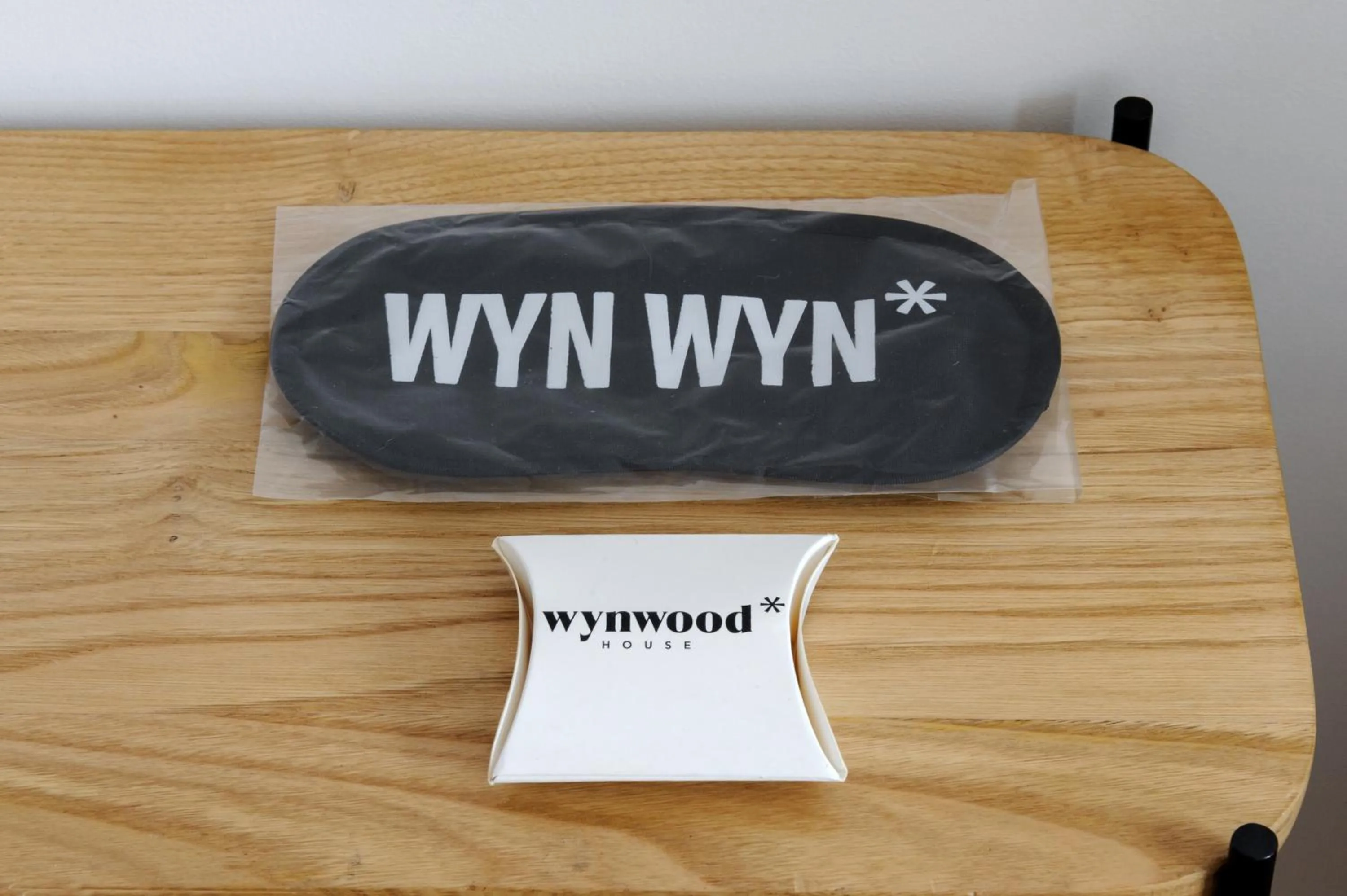 Decorative detail in Londres 256 by Wynwood House