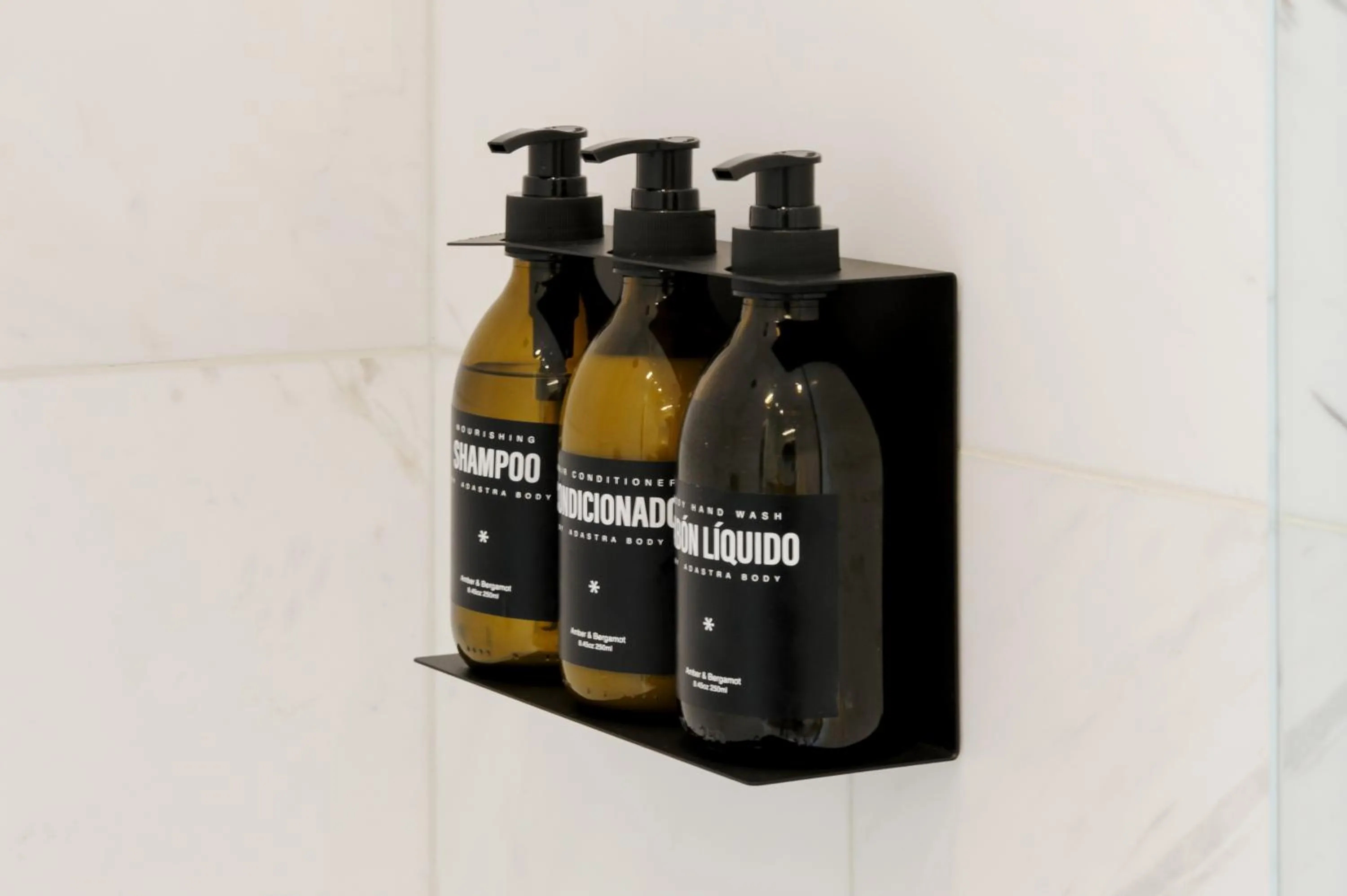 Decorative detail in Londres 256 by Wynwood House