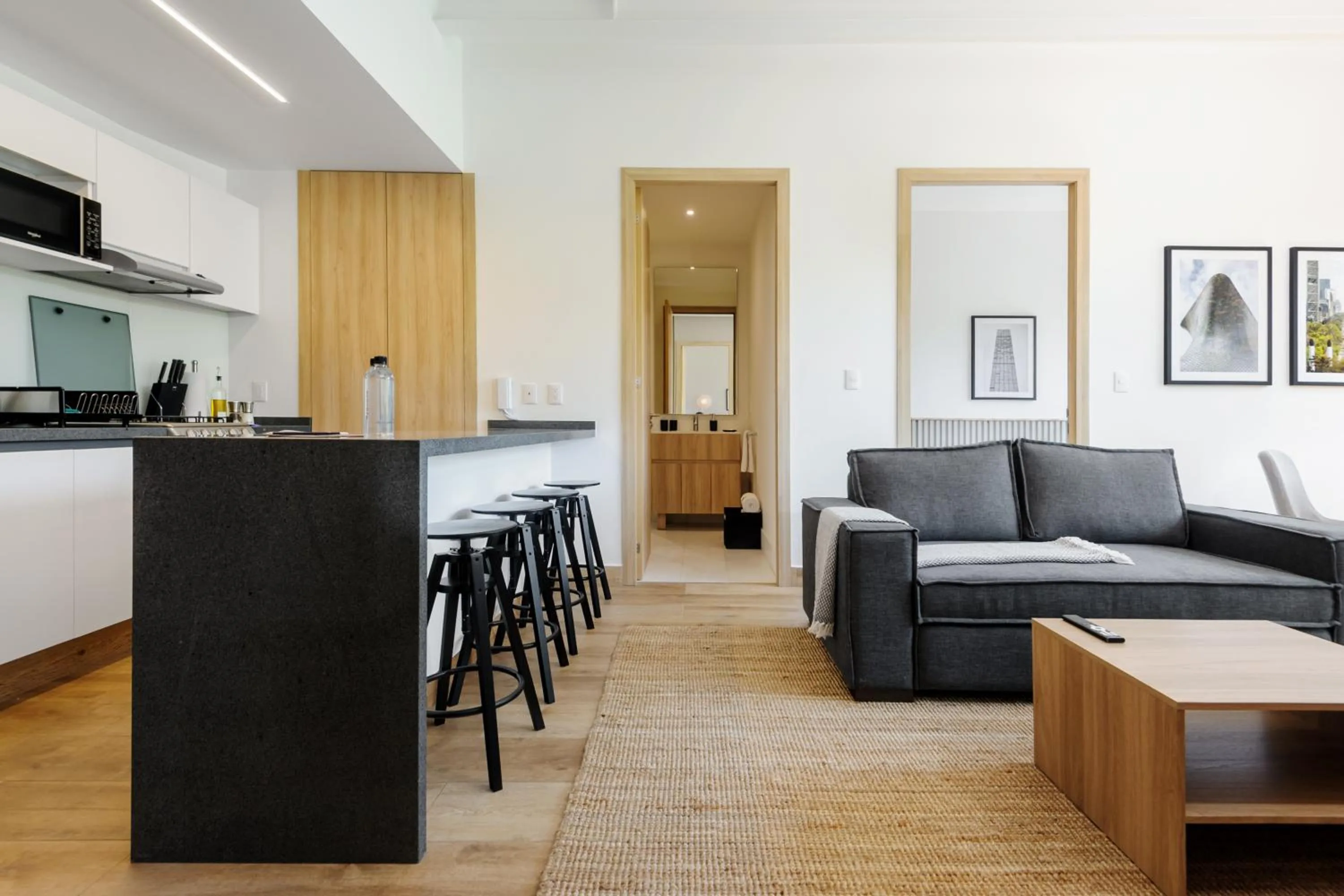 Living room in Londres 256 by Wynwood House