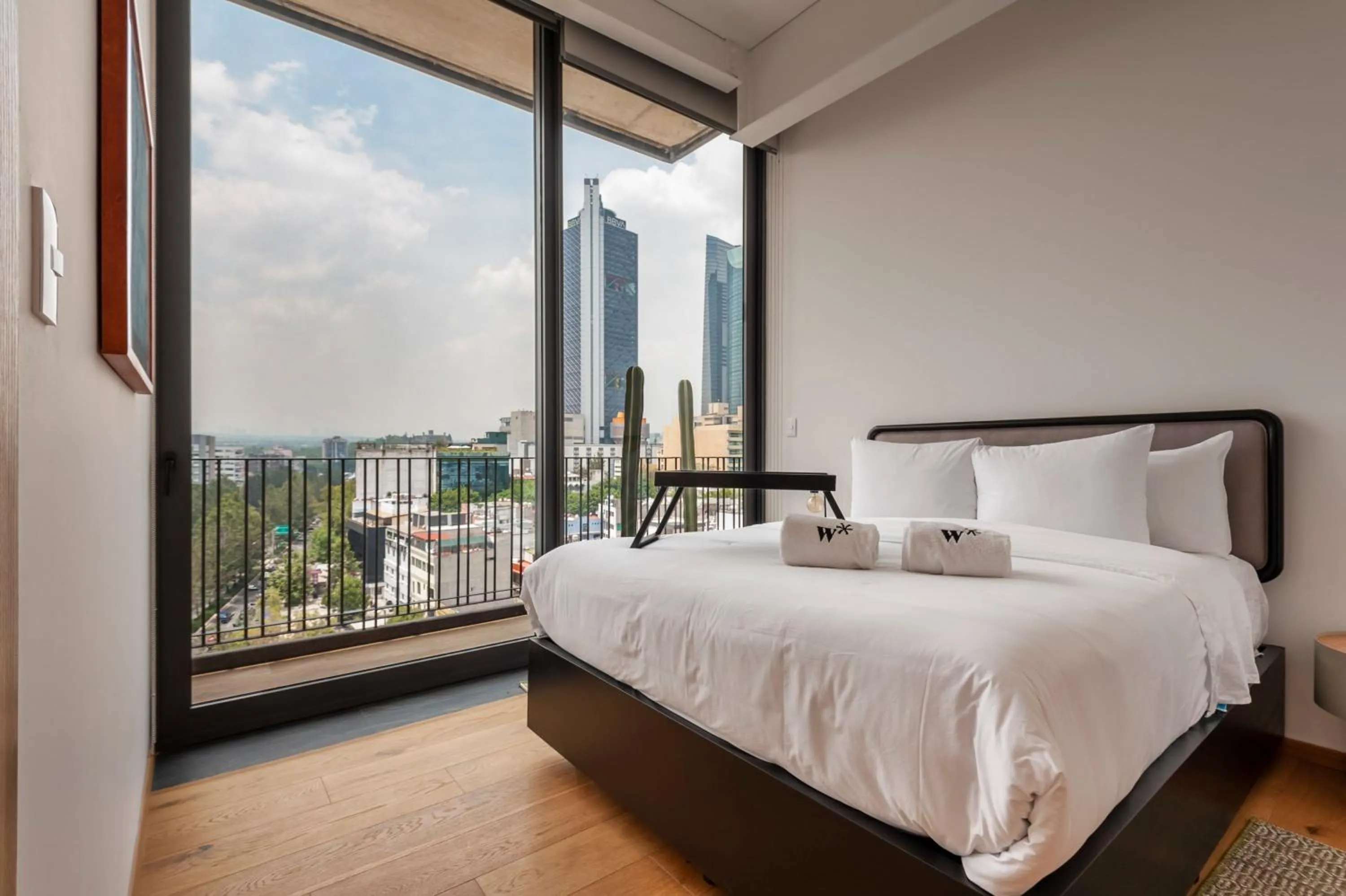 Bedroom, Bed in Londres 256 by Wynwood House