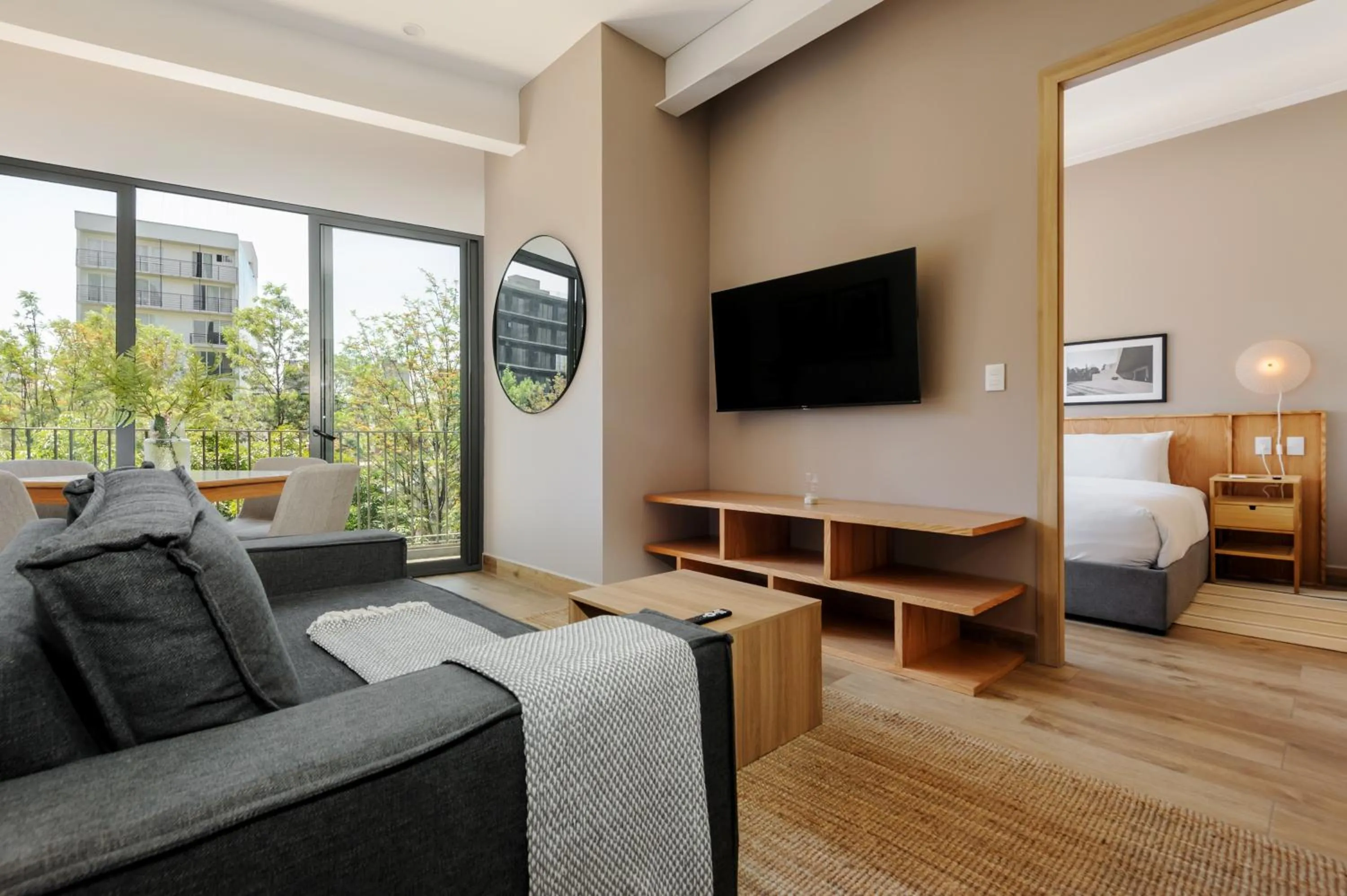 Living room, Bed in Londres 256 by Wynwood House