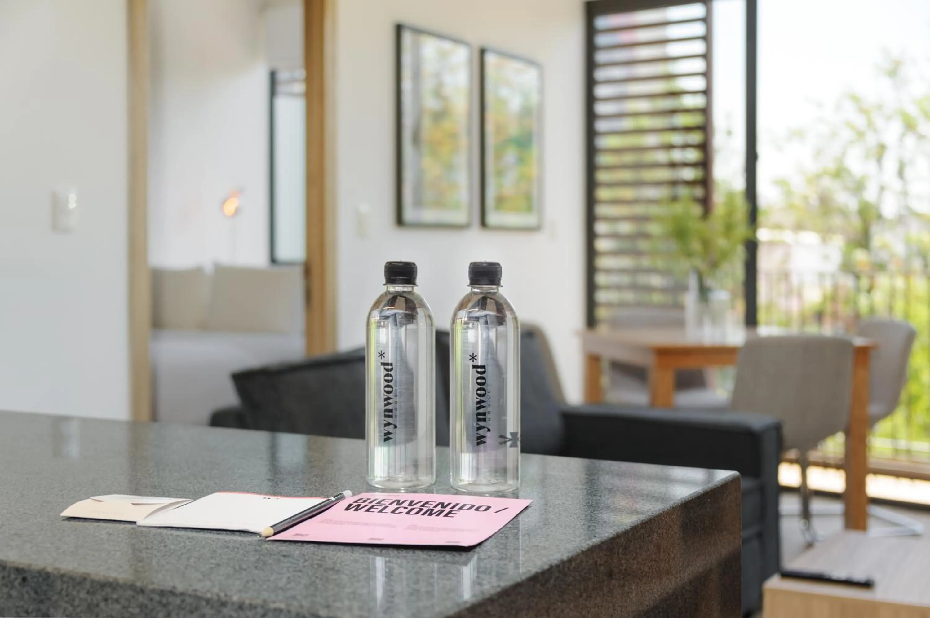 Decorative detail in Londres 256 by Wynwood House