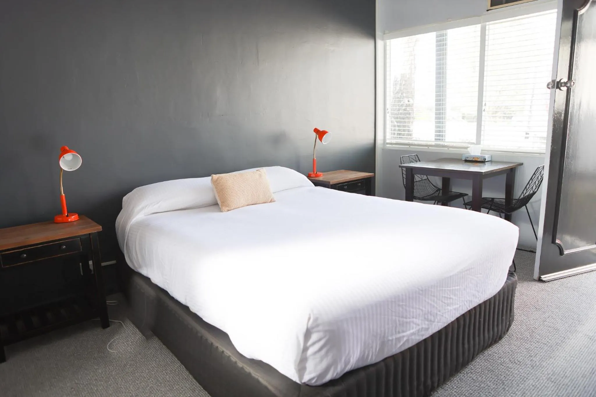 Bed in Motel Melrose