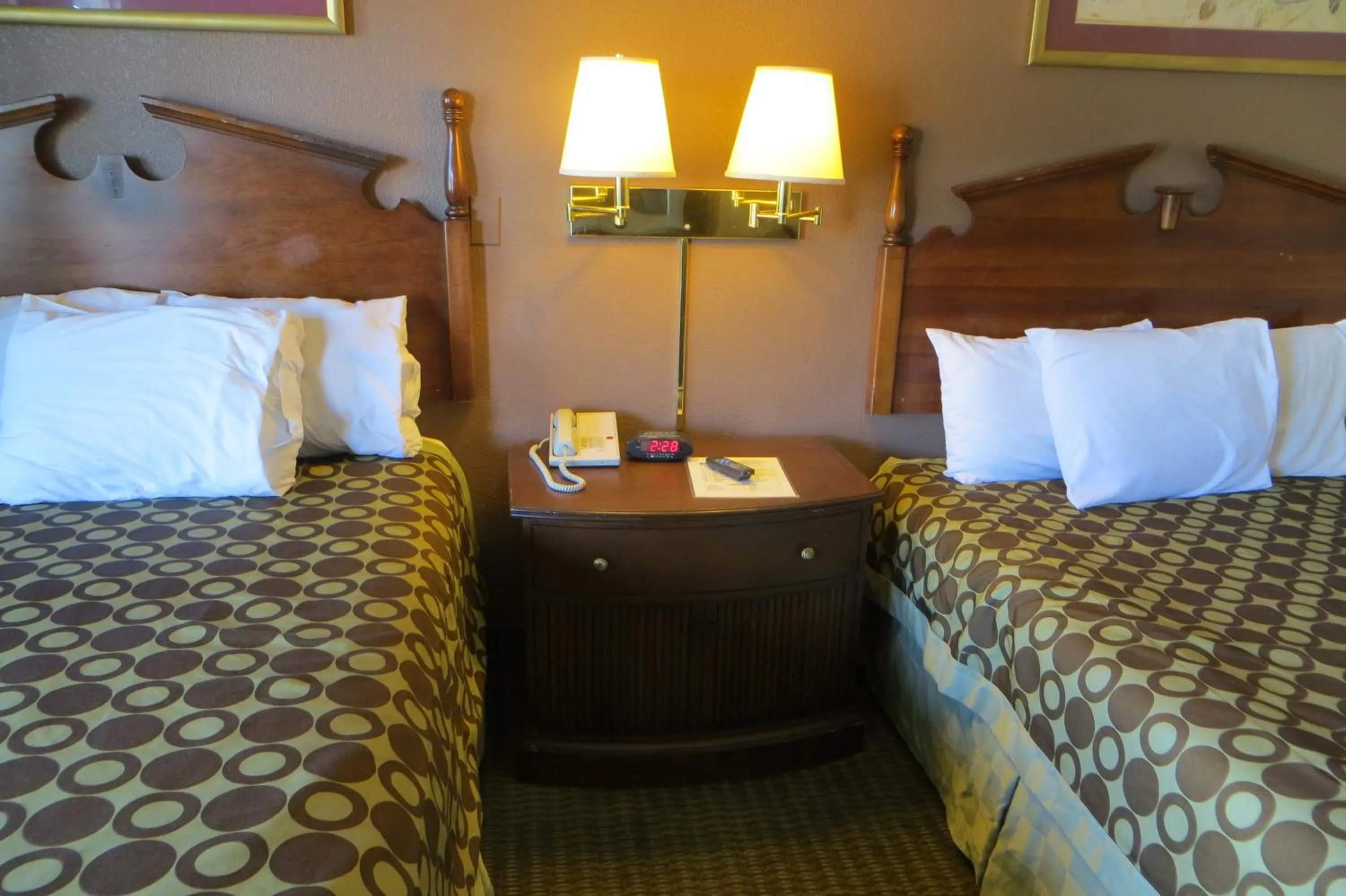 Decorative detail, Bed in American Inn Stockton